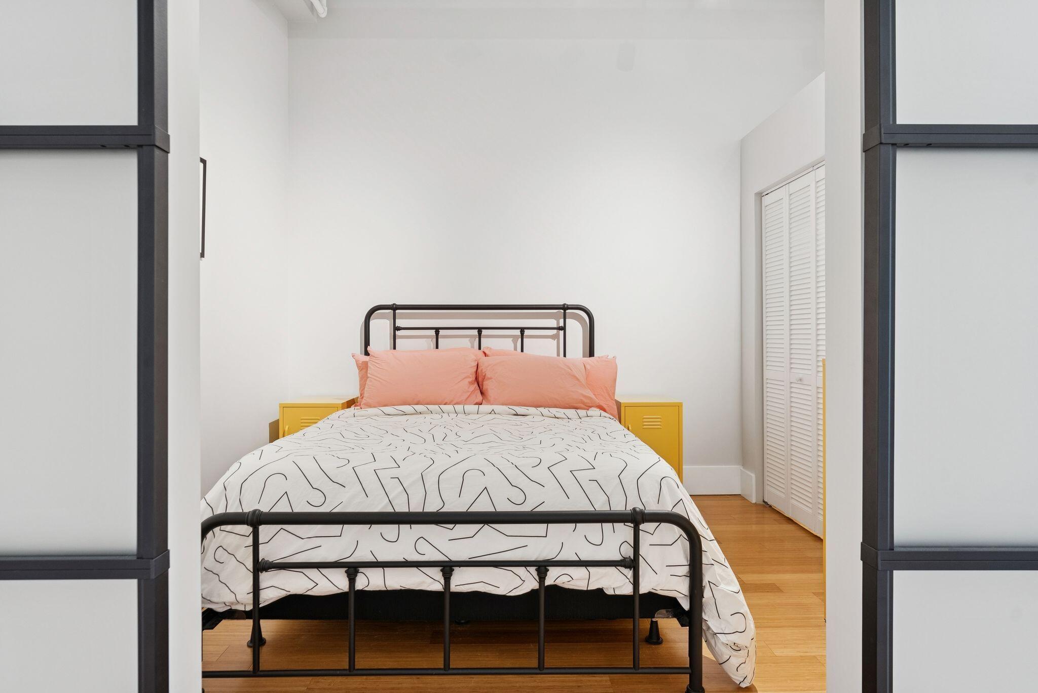 15 Brown Street, 206