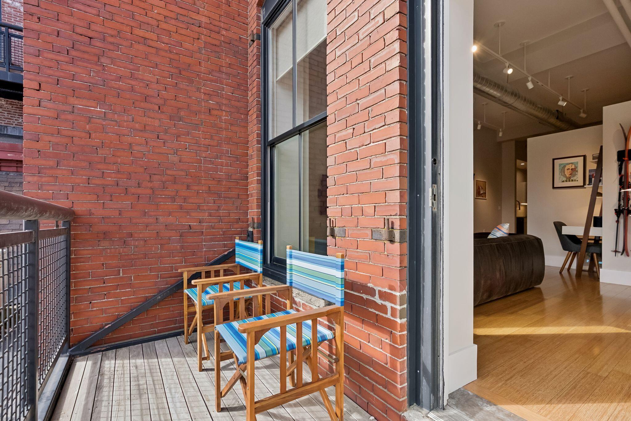 15 Brown Street, 206