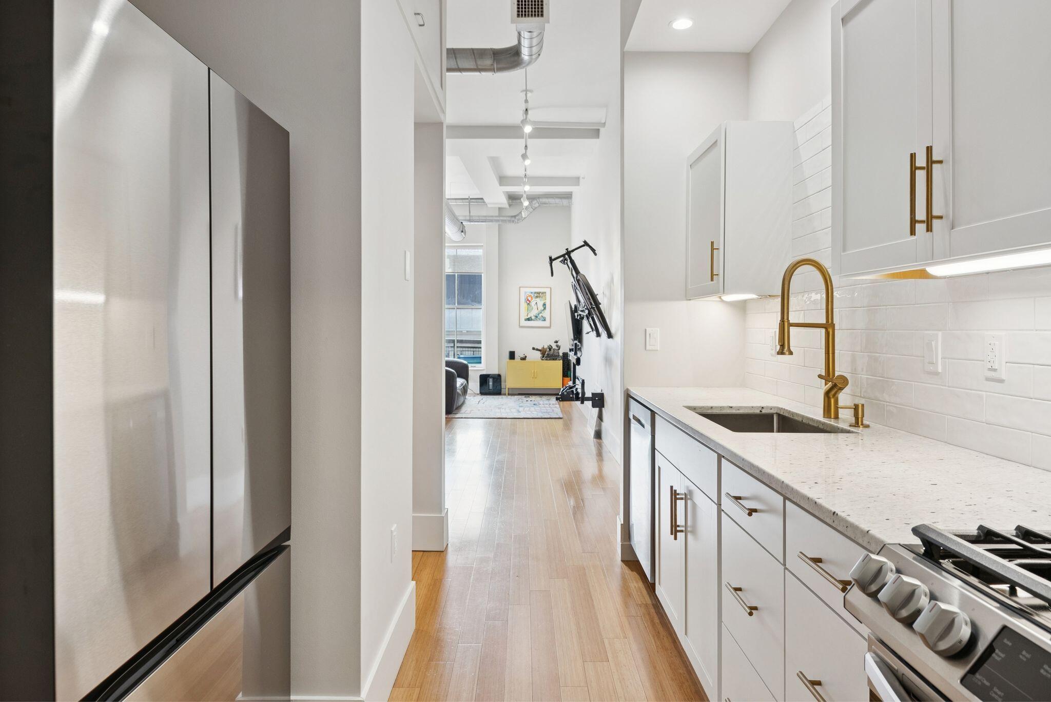 15 Brown Street, 206