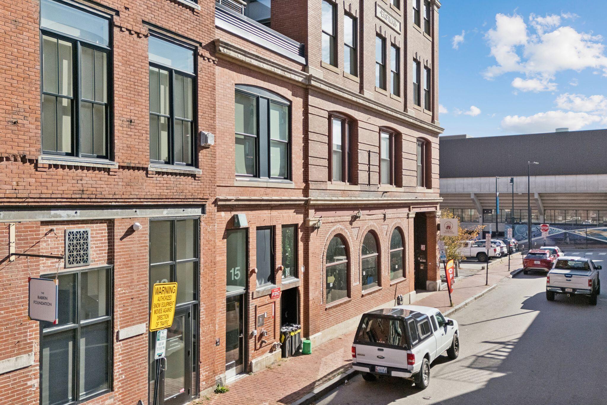 15 Brown Street, 206