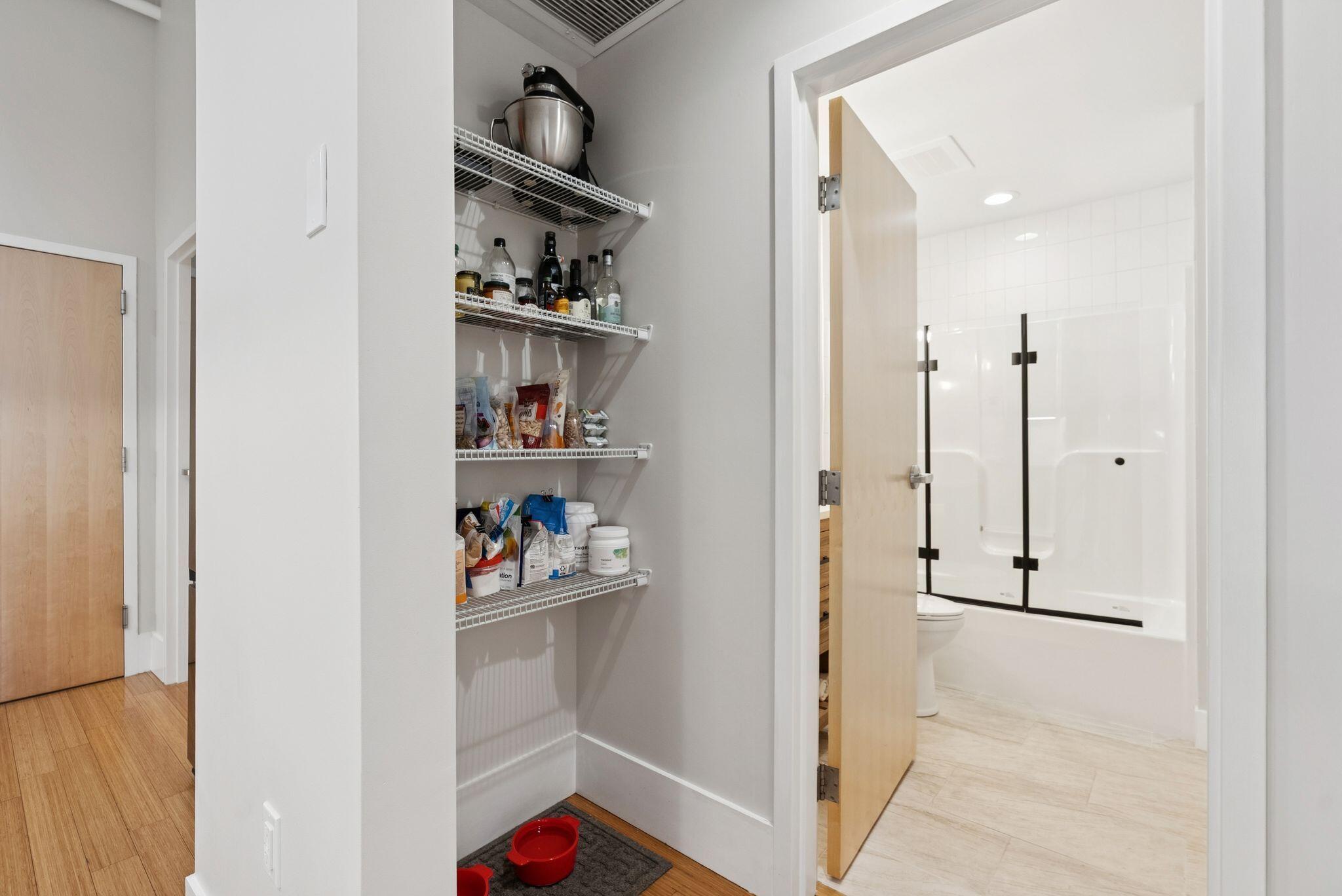 15 Brown Street, 206