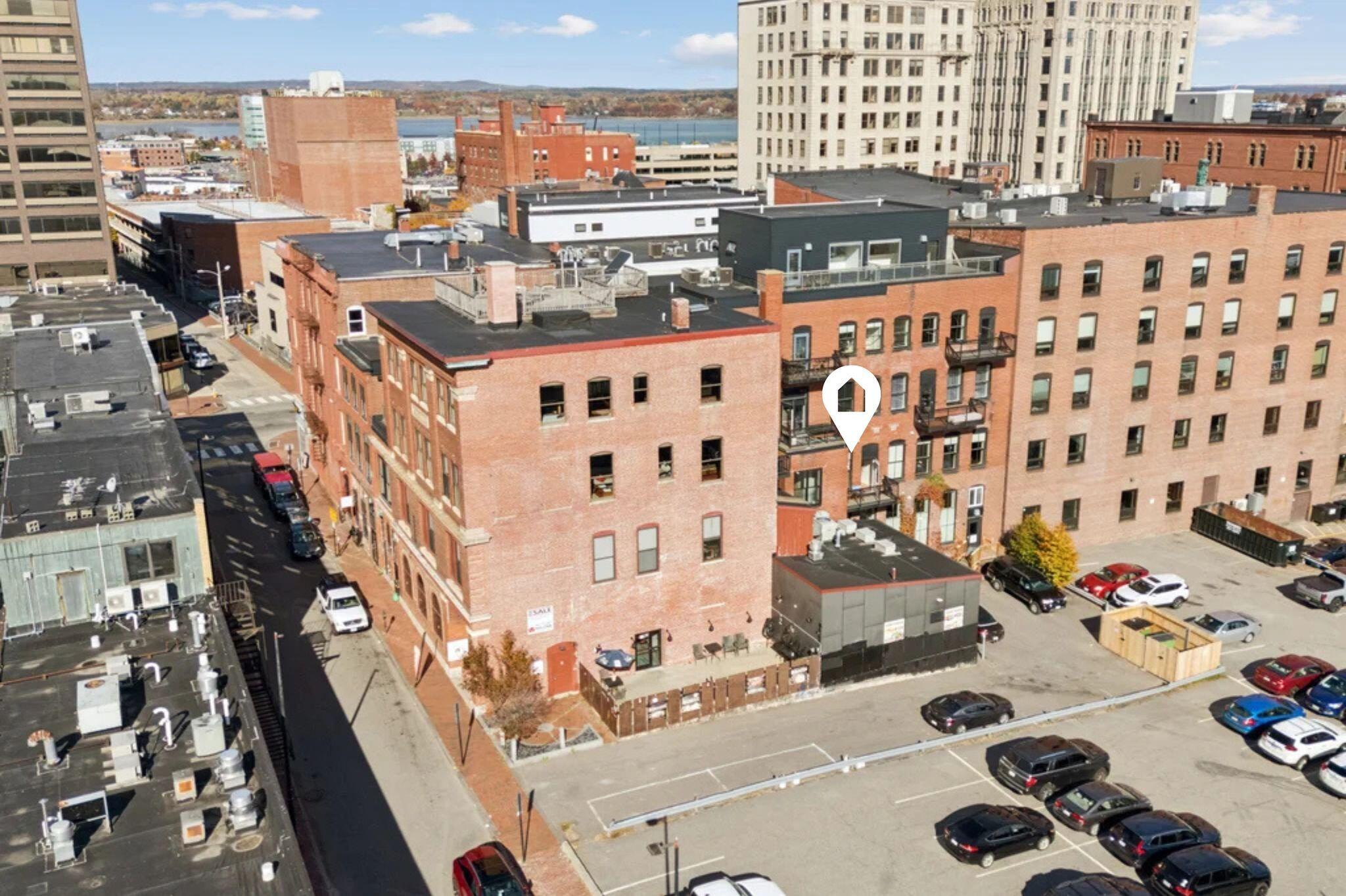 15 Brown Street, 206