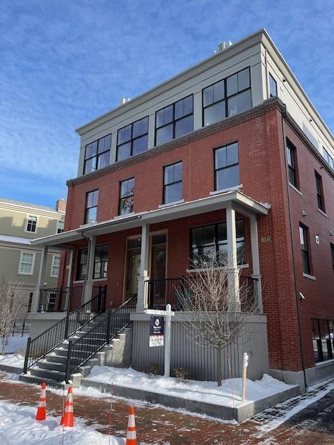 55 Carleton Street B