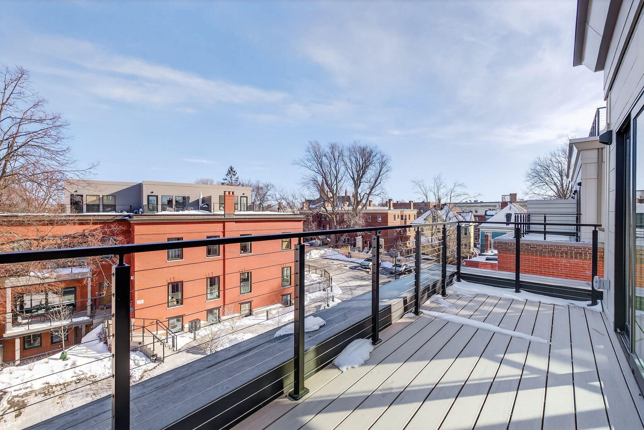 55 Carleton Street B