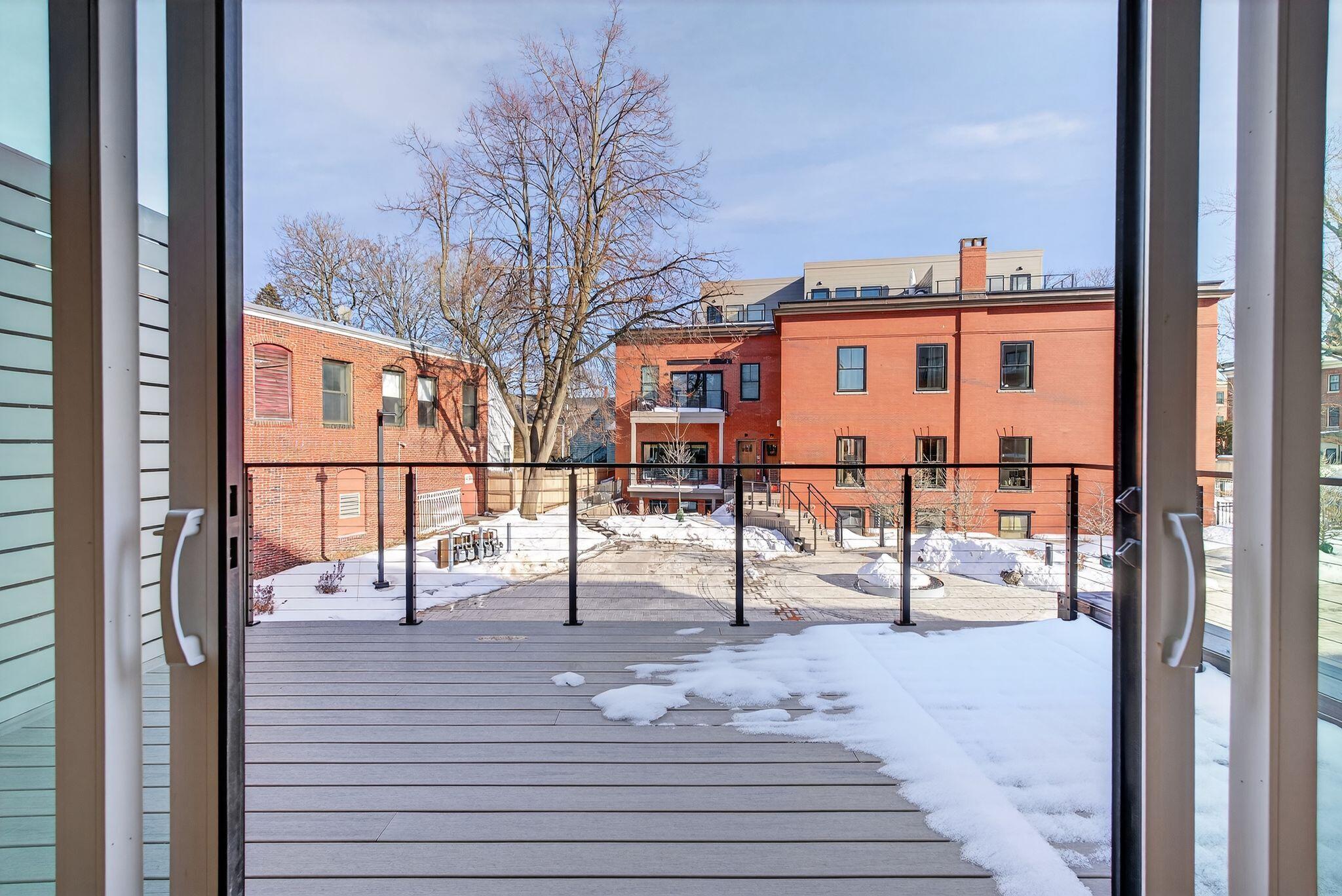 55 Carleton Street B