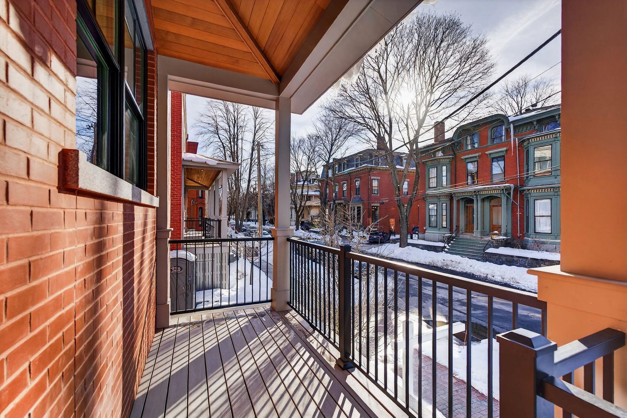 55 Carleton Street B