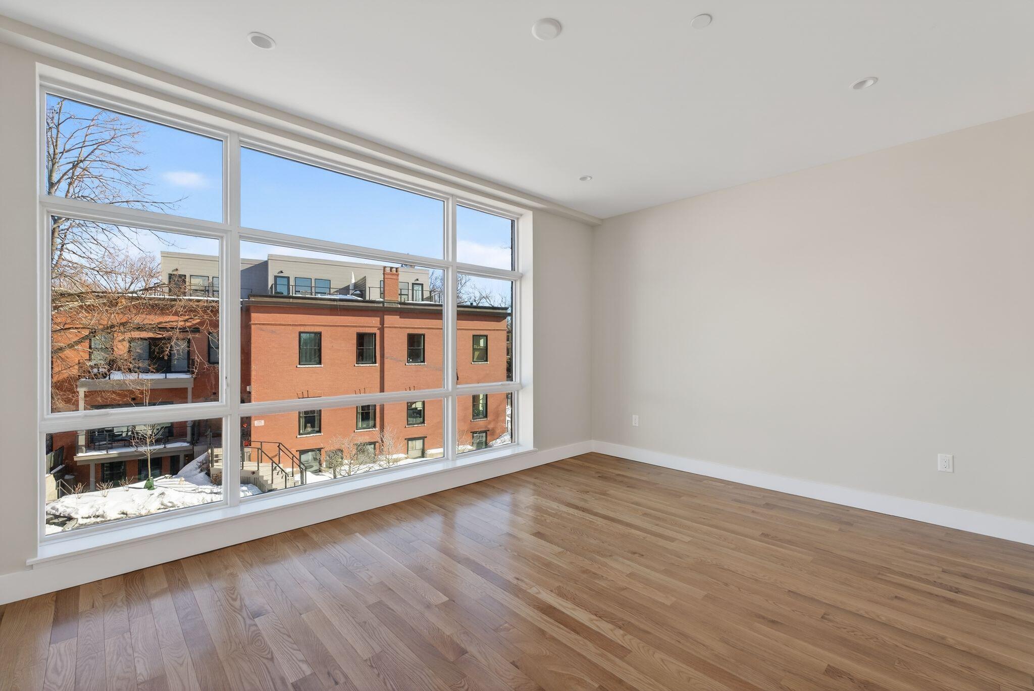 55 Carleton Street B