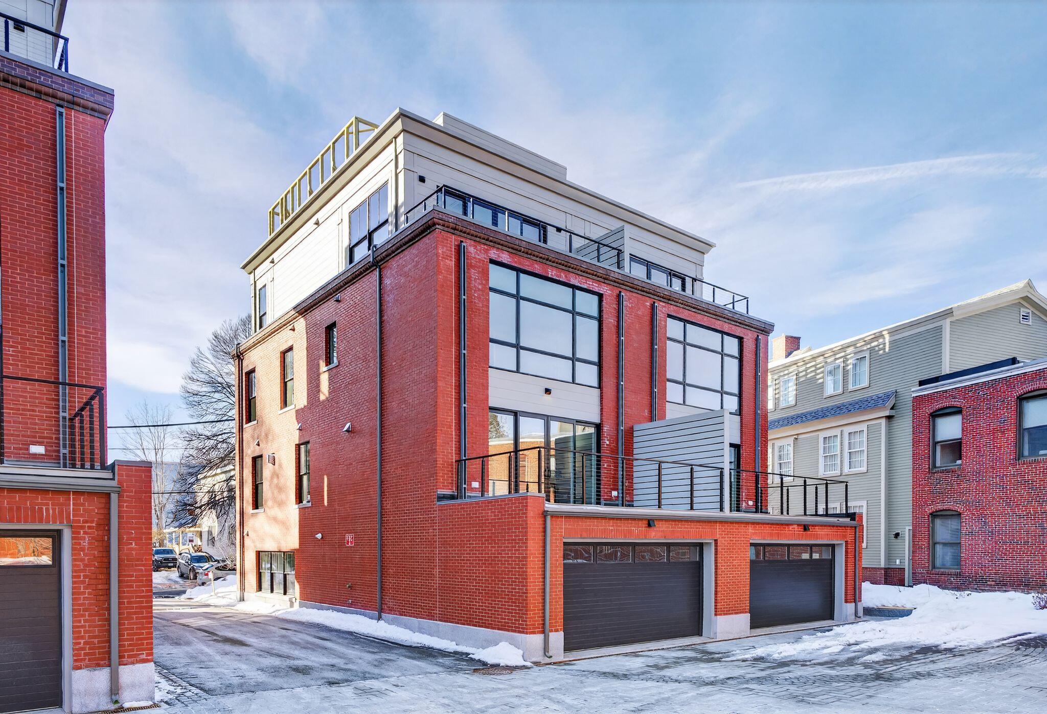 55 Carleton Street B