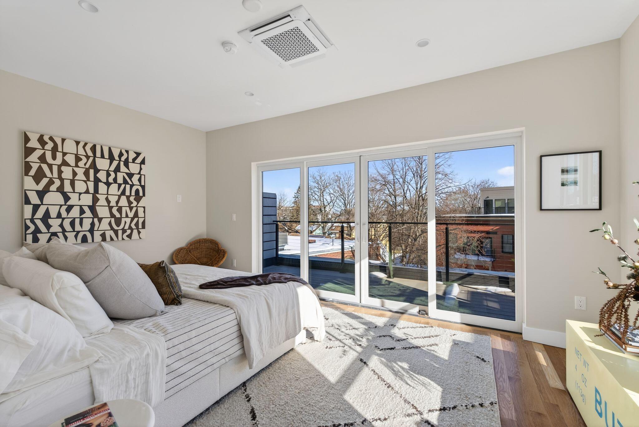 55 Carleton Street B