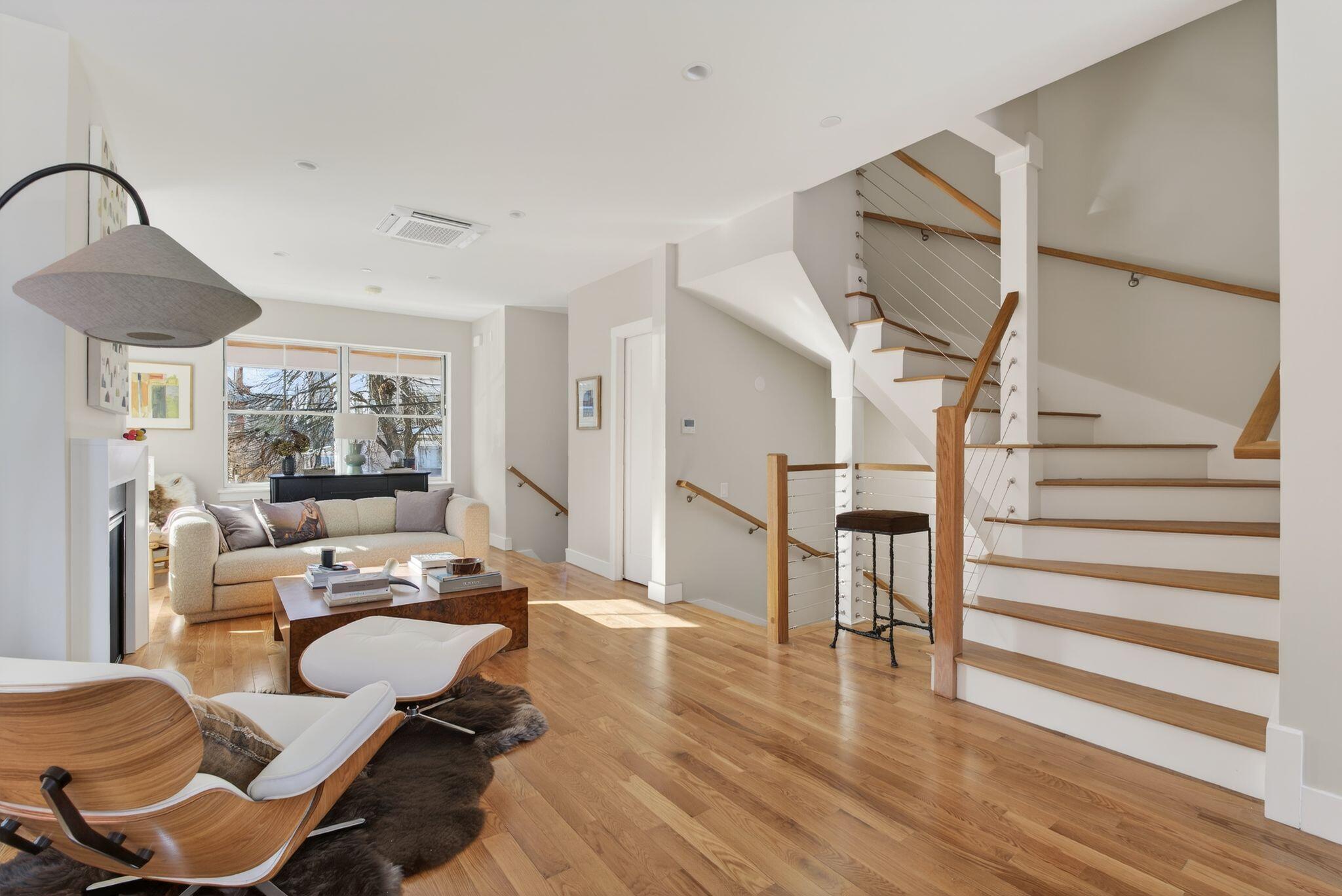 55 Carleton Street B