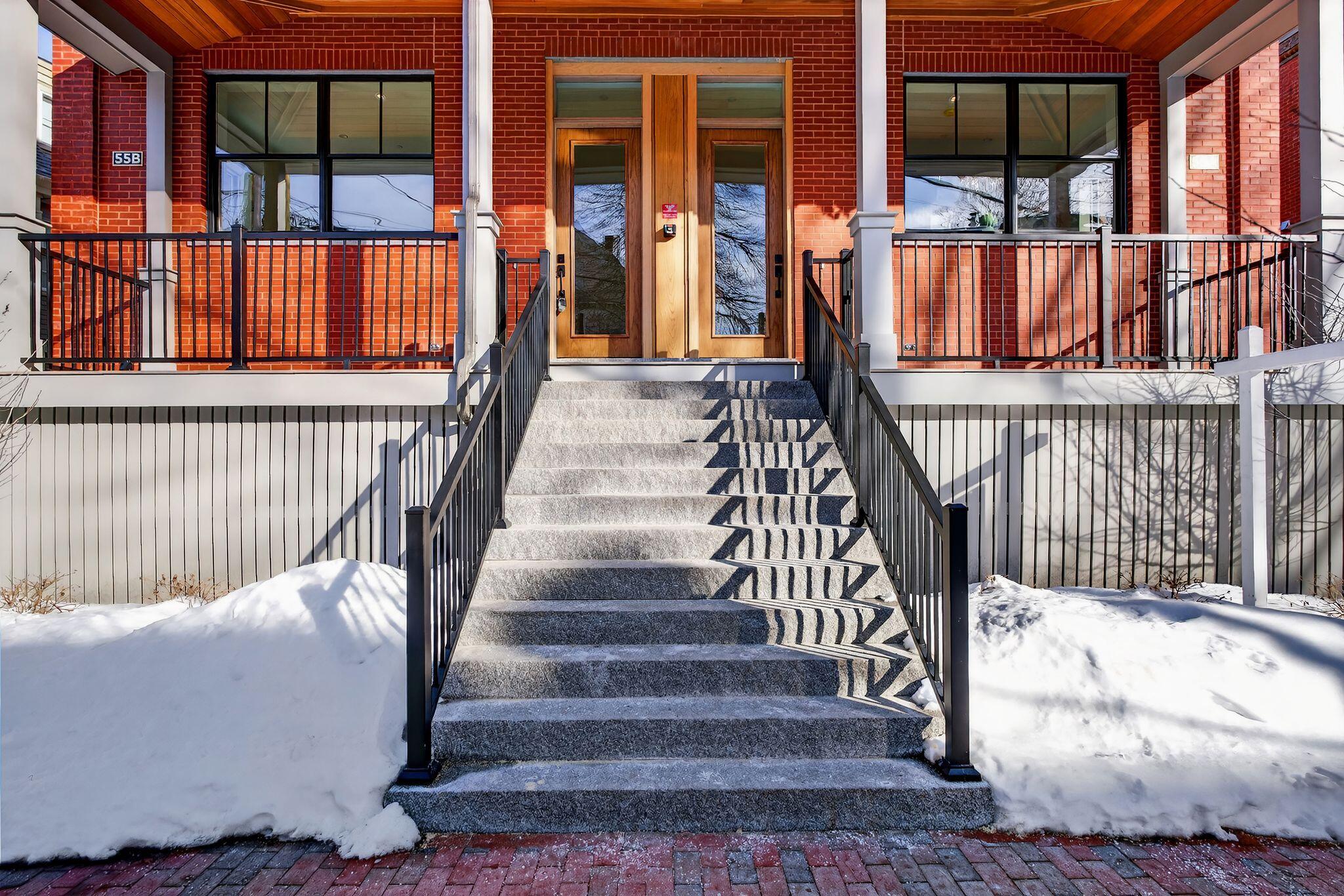 55 Carleton Street B