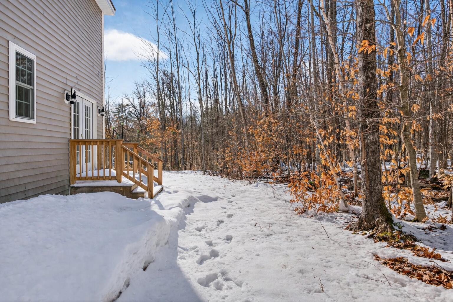 593 Pequawket Trail