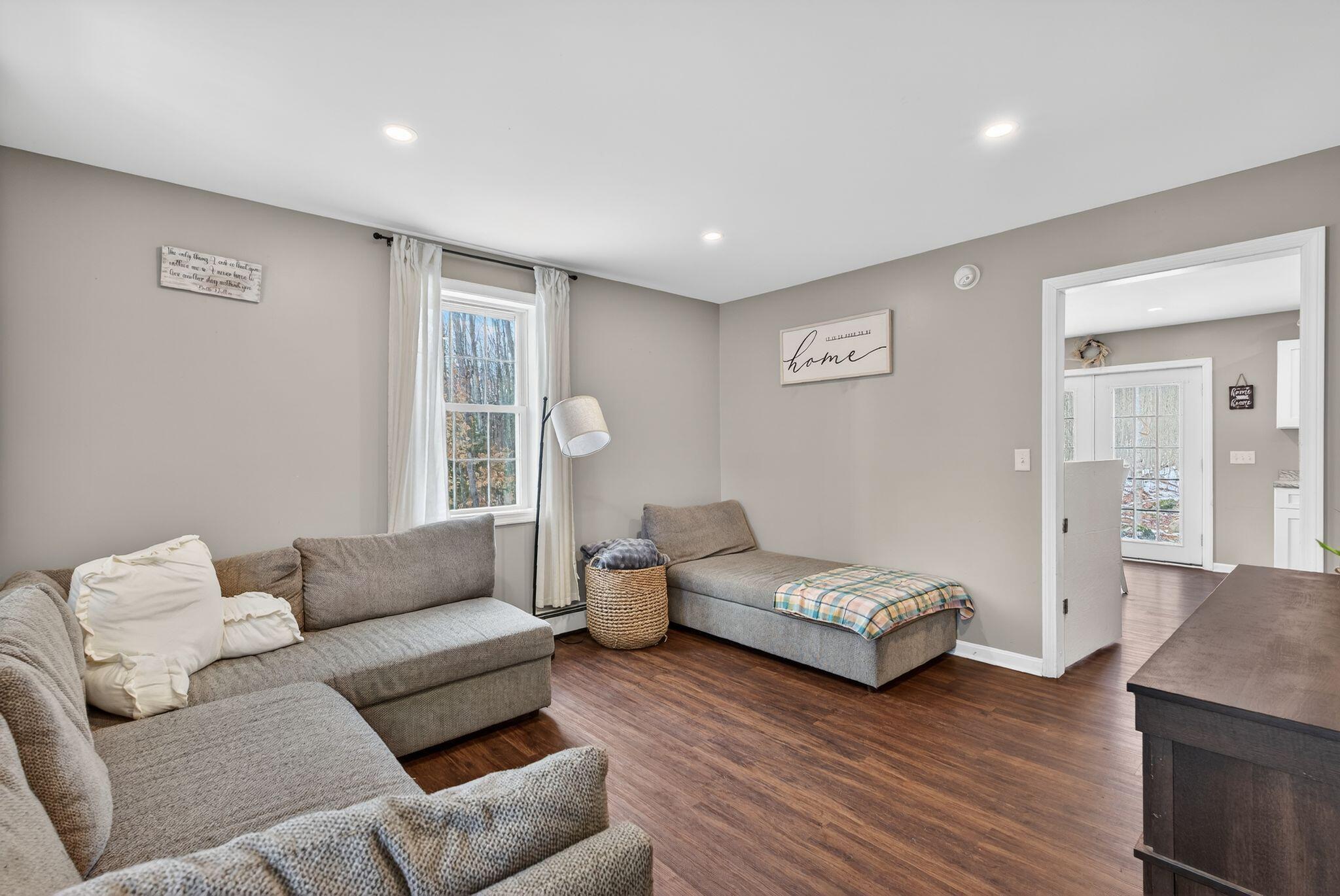 593 Pequawket Trail