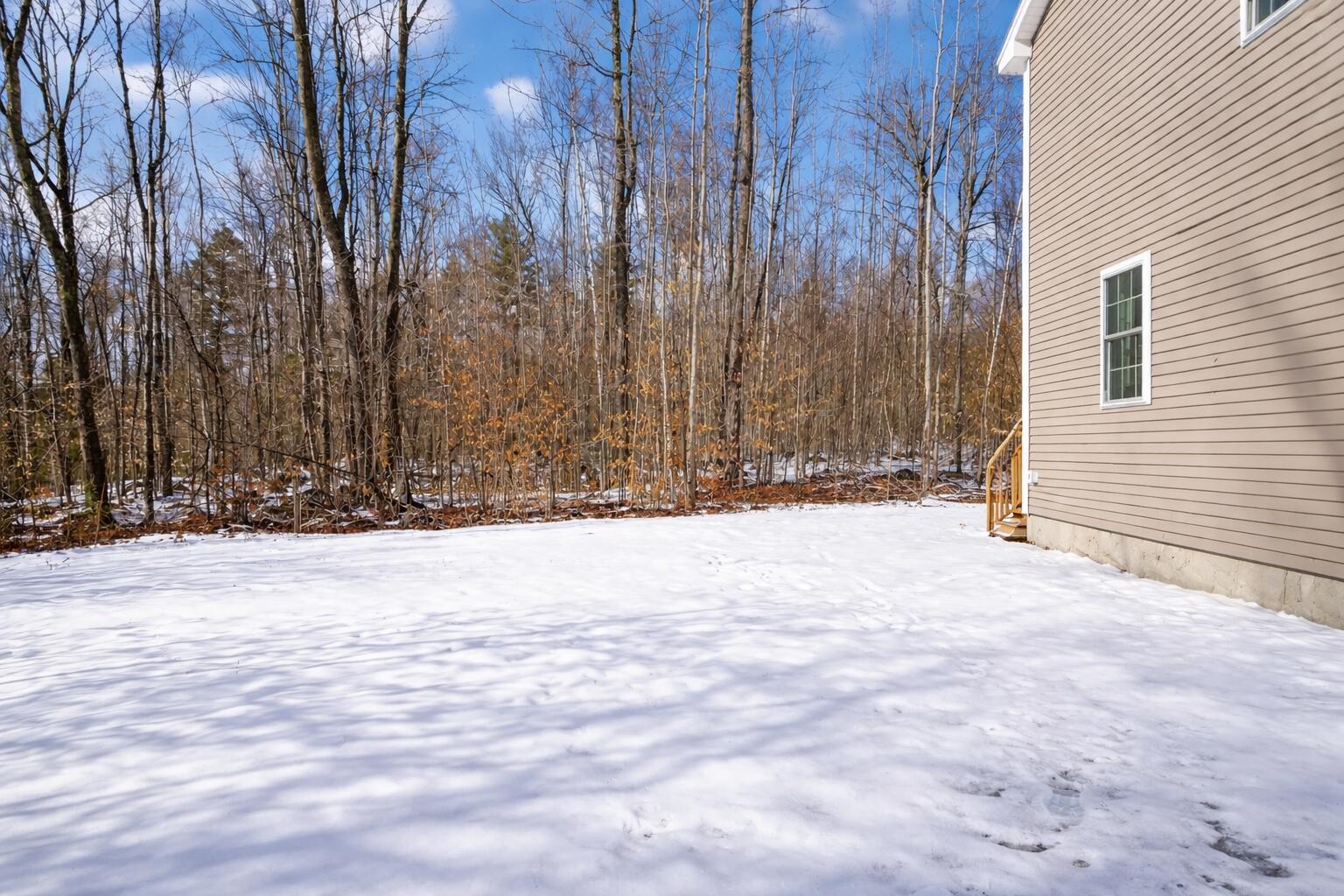 593 Pequawket Trail