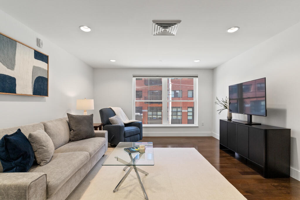 25 High Street 212
