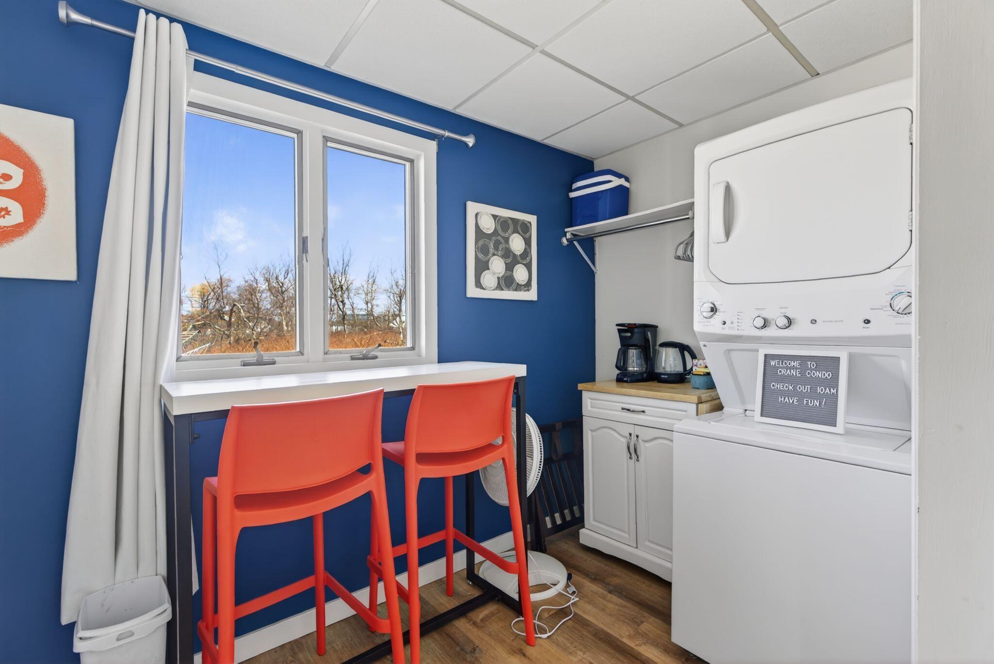 9 E Grand Avenue 1