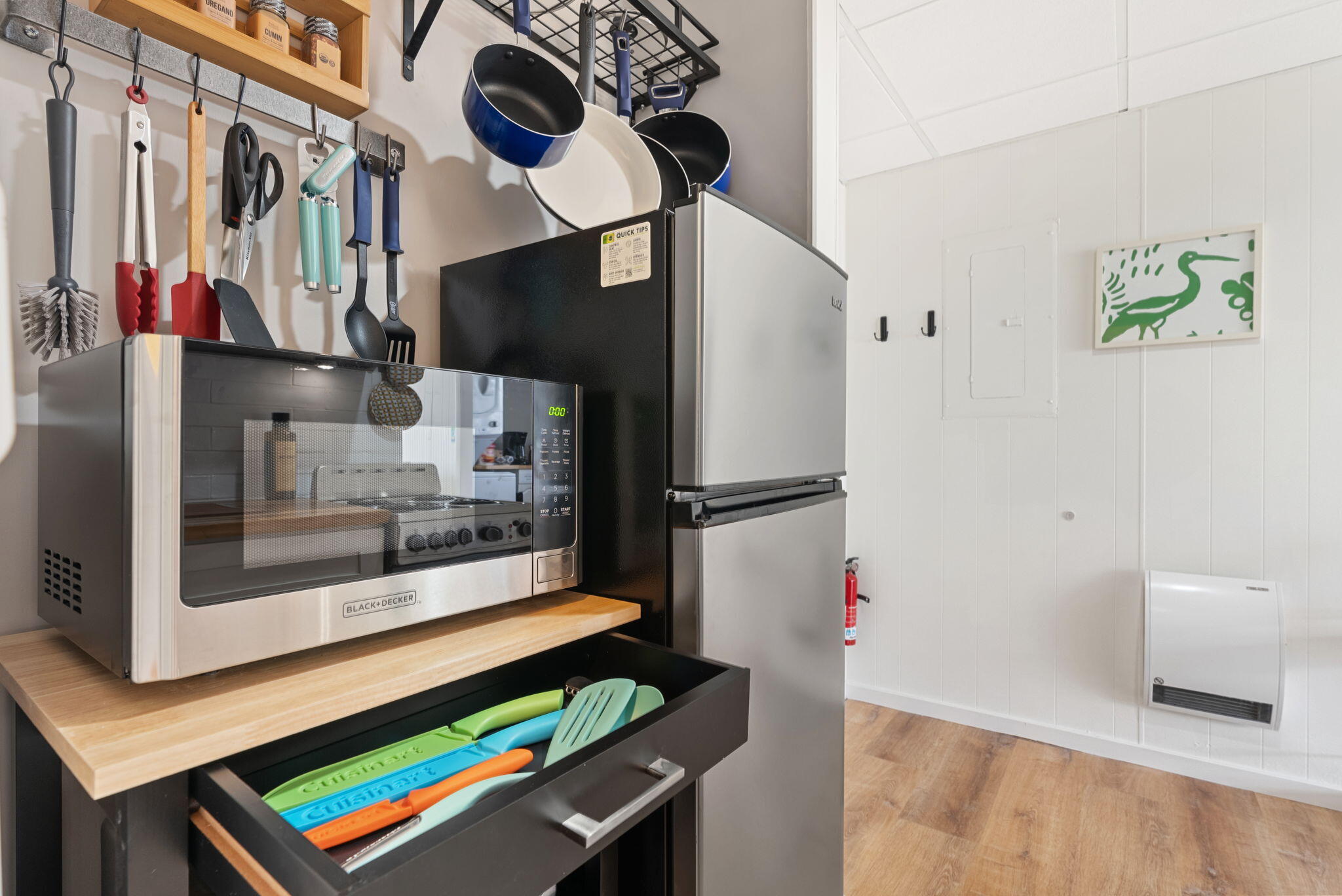 9 E Grand Avenue 1