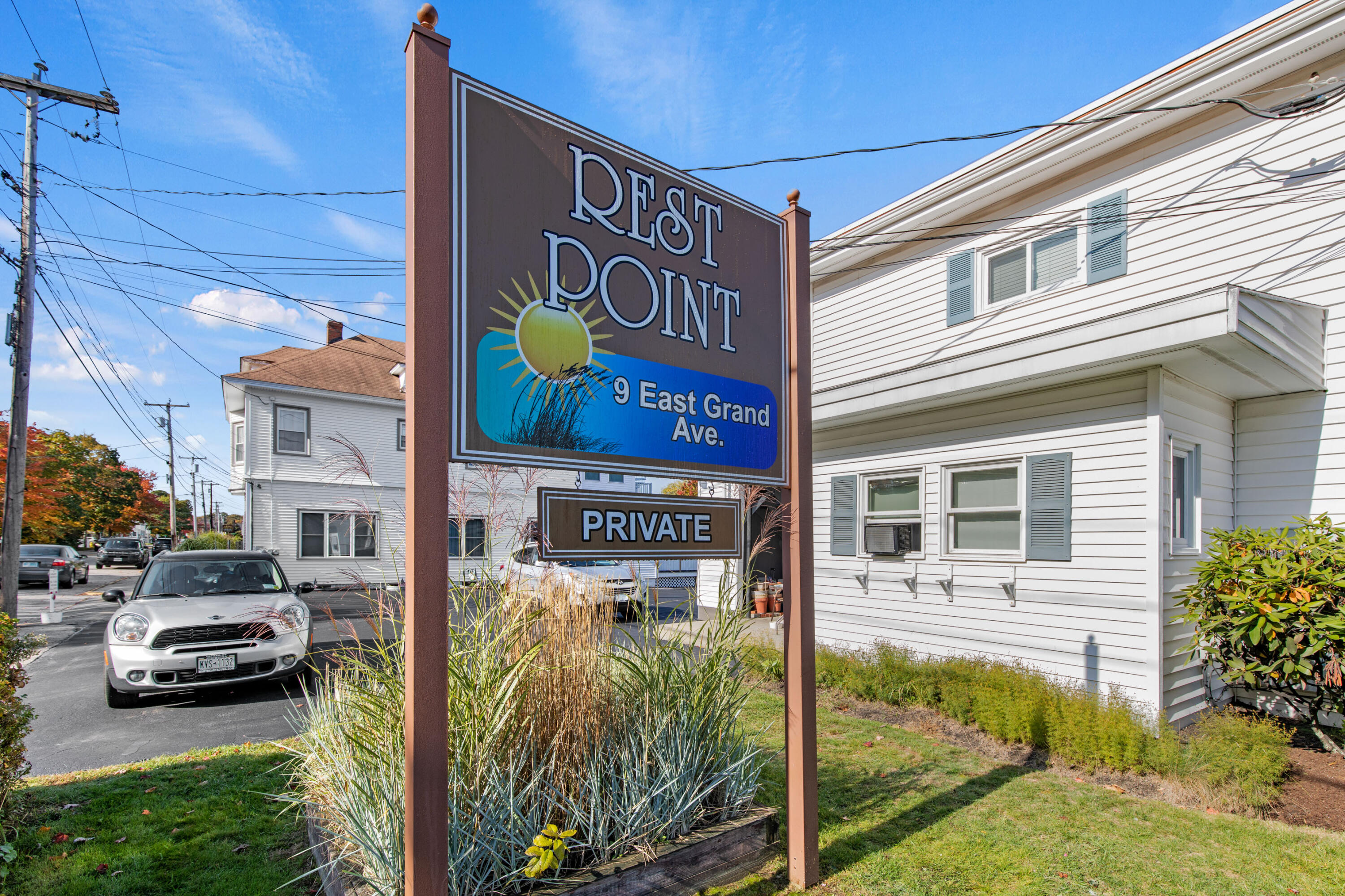 9 E Grand Avenue 1