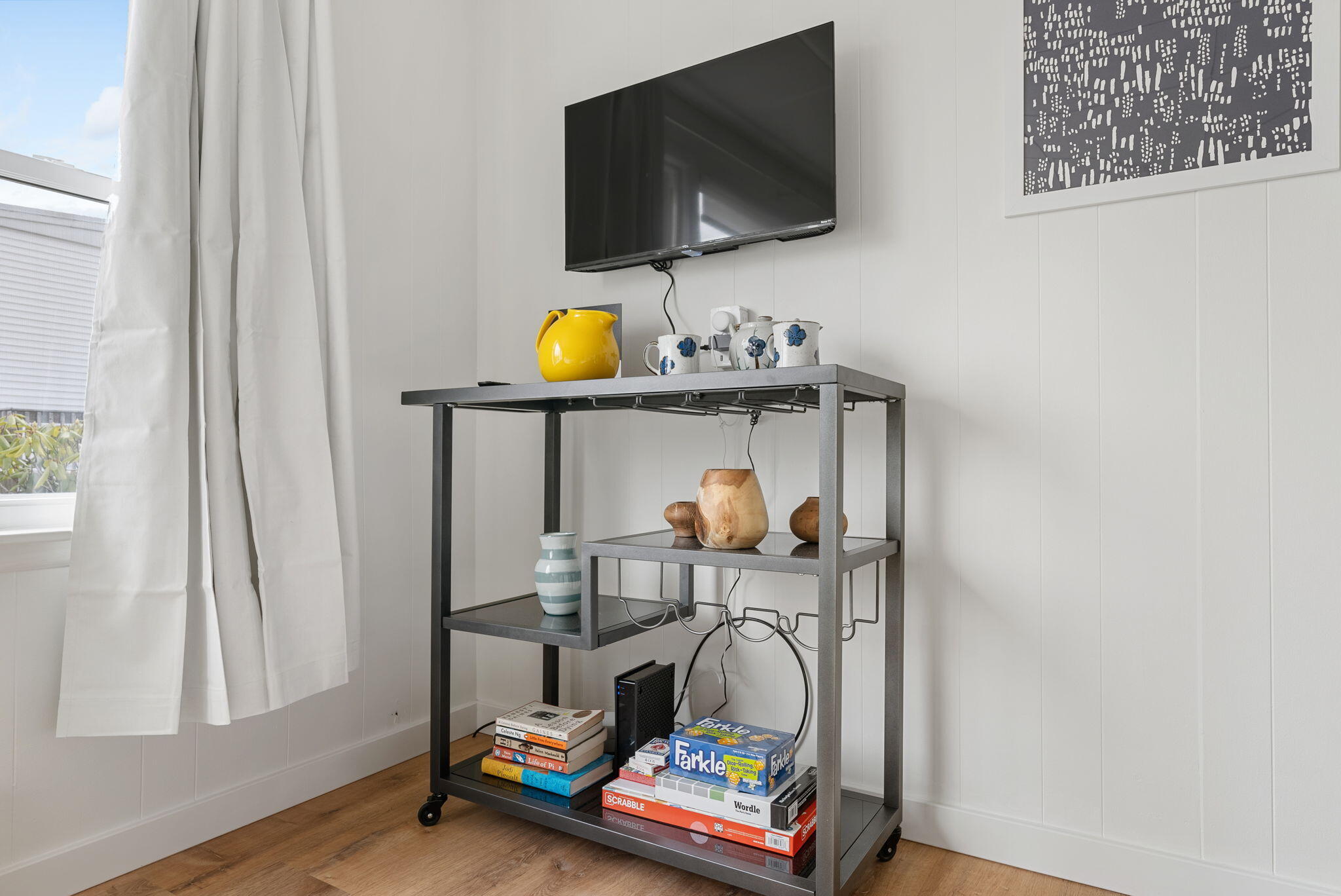 9 E Grand Avenue 1