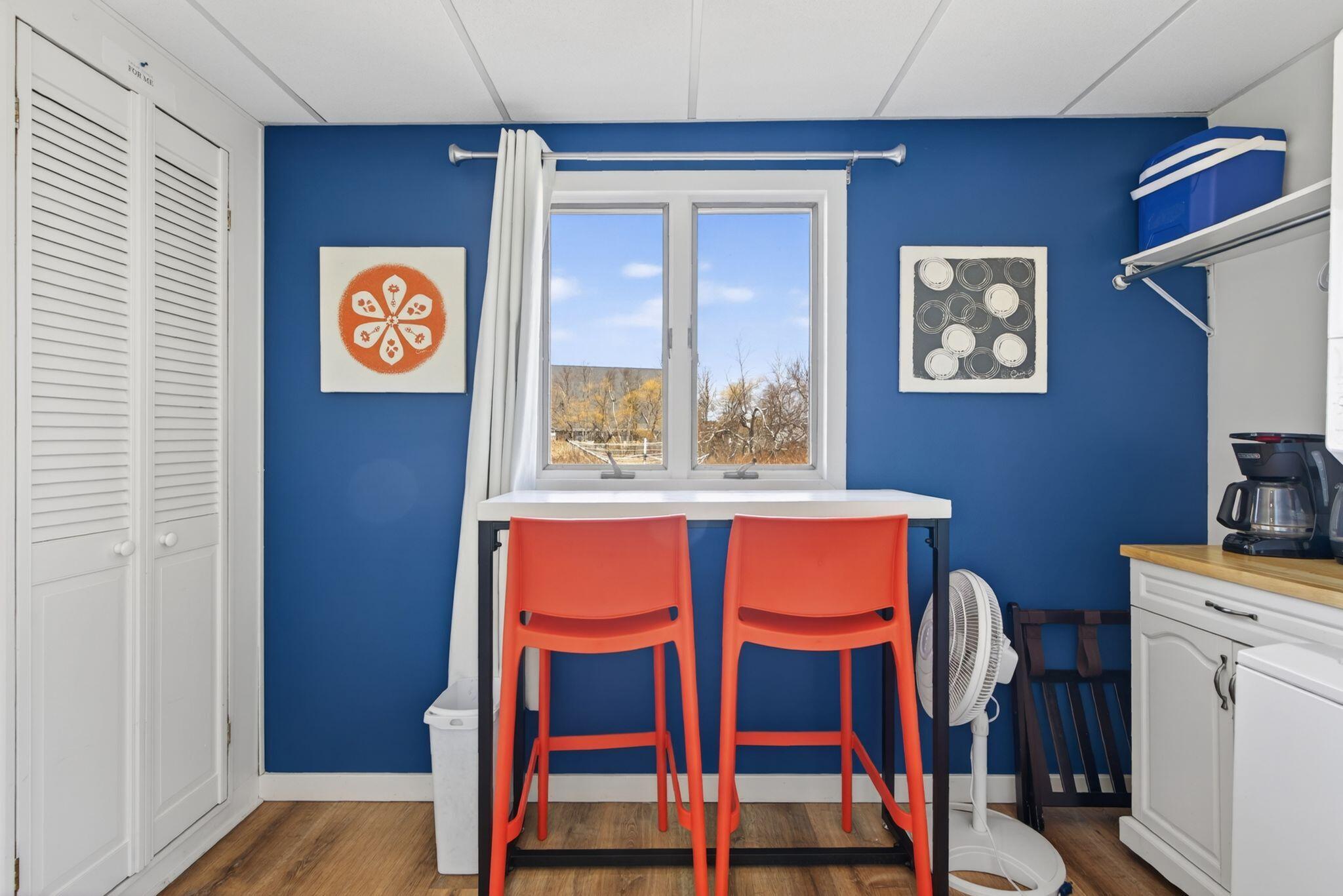 9 E Grand Avenue 1