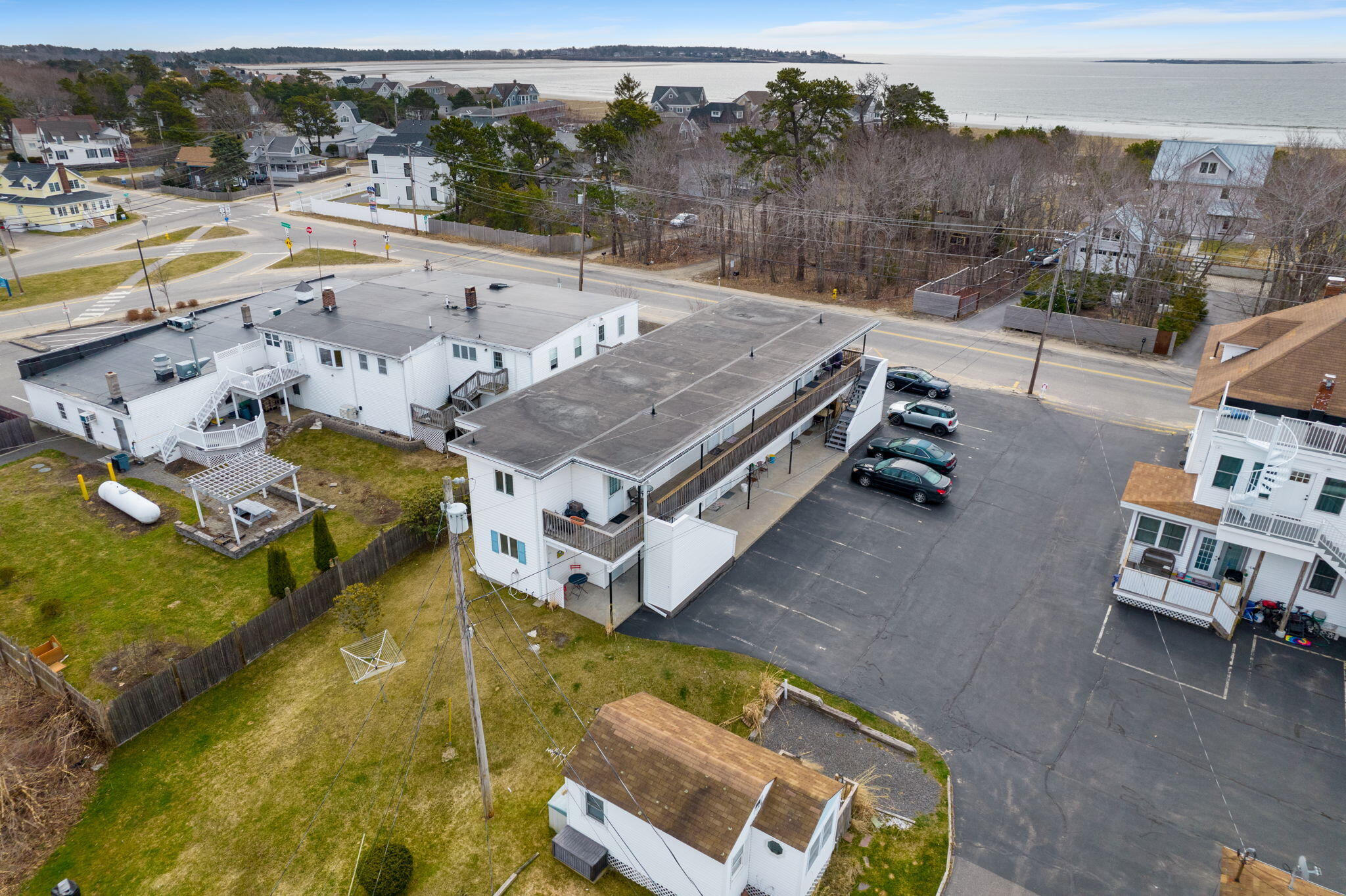 9 E Grand Avenue 1