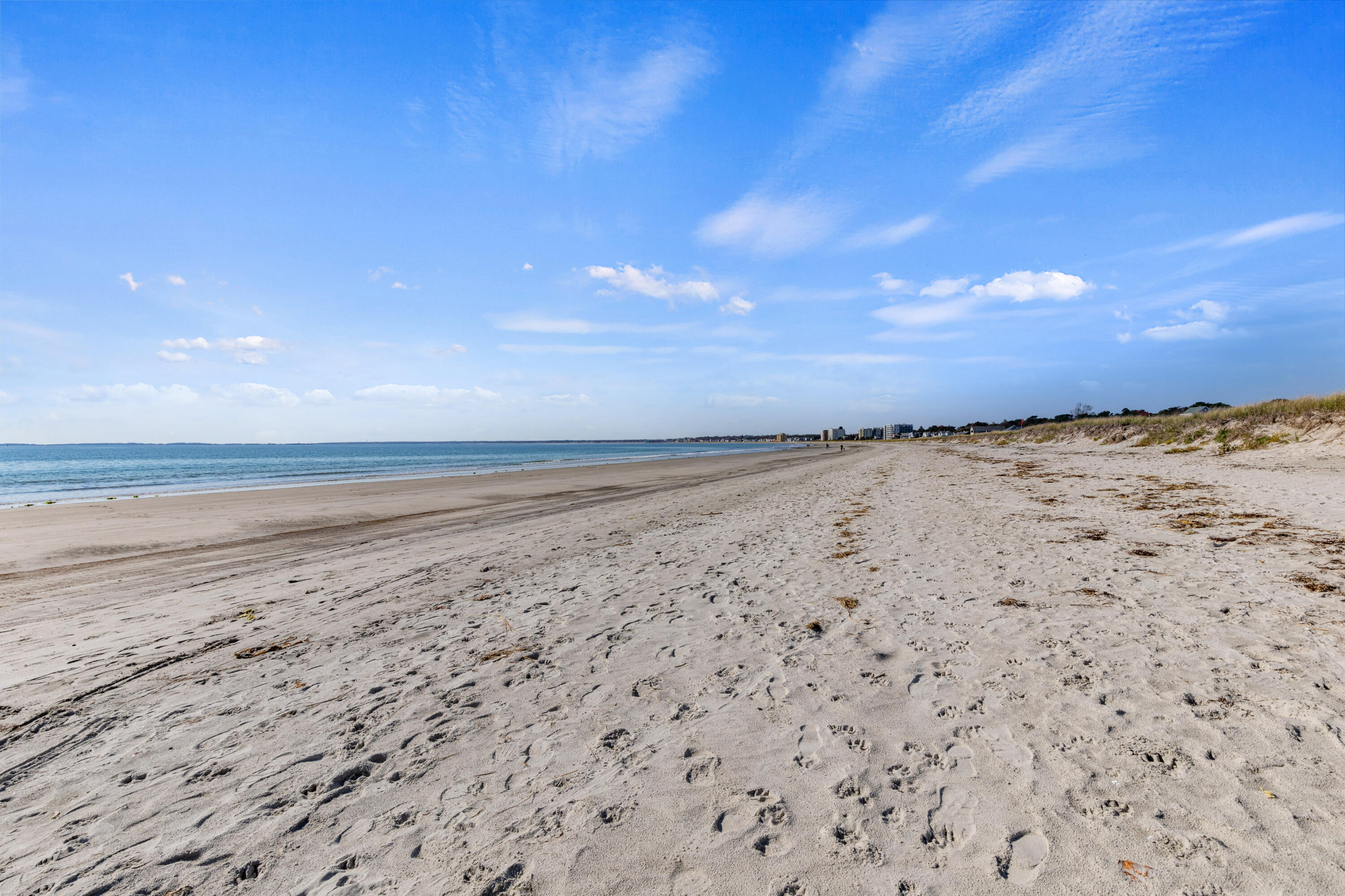 9 E Grand Avenue 1