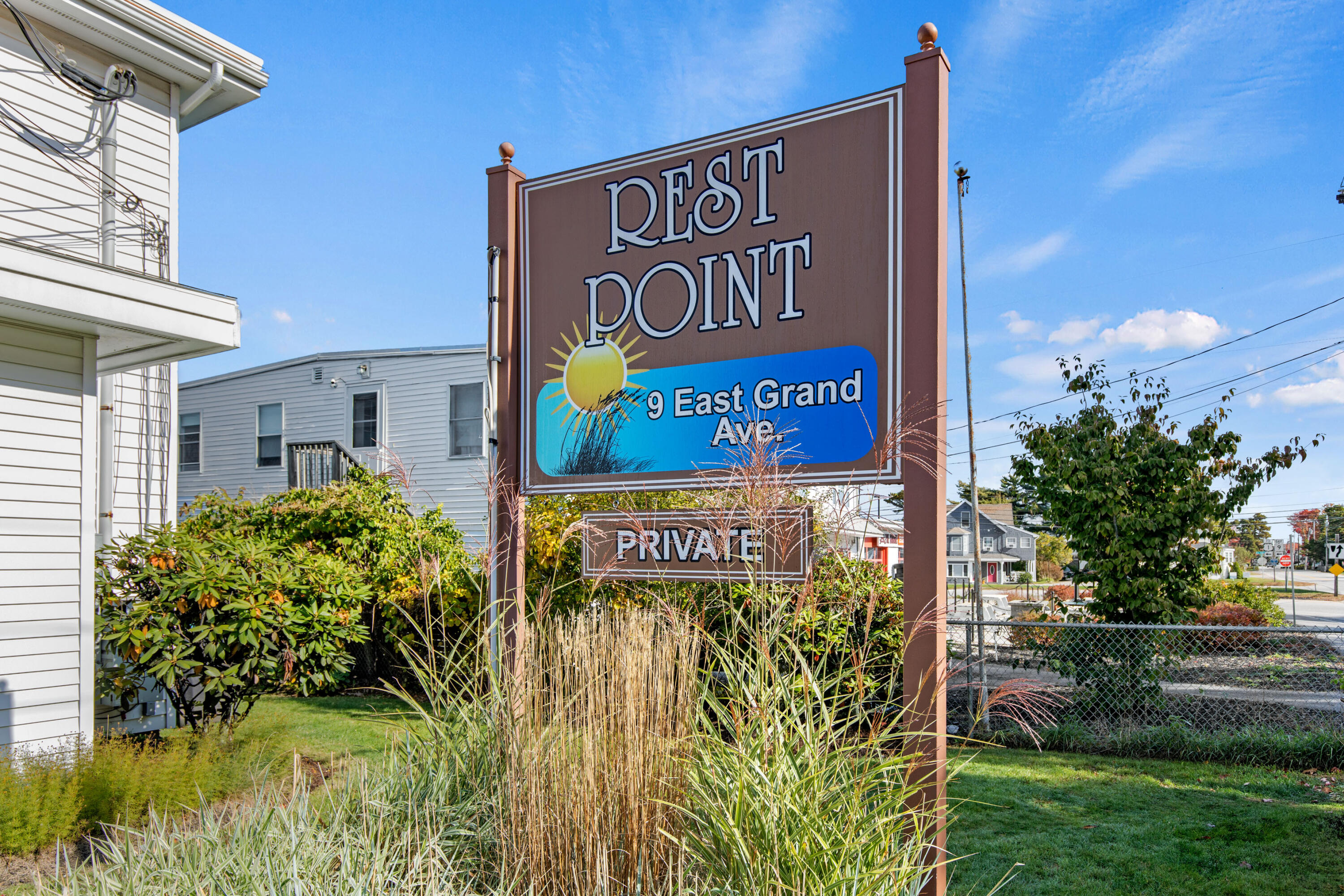9 E Grand Avenue 1