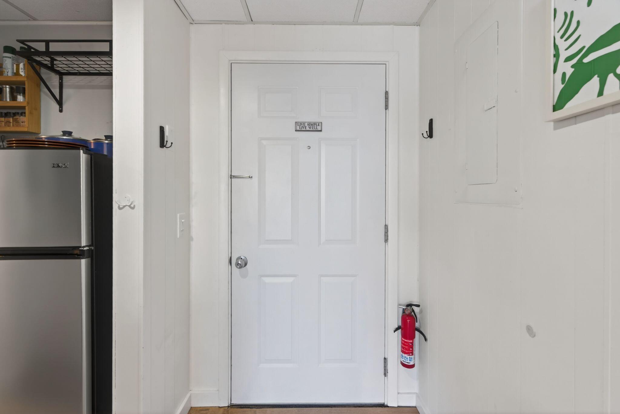 9 E Grand Avenue 1