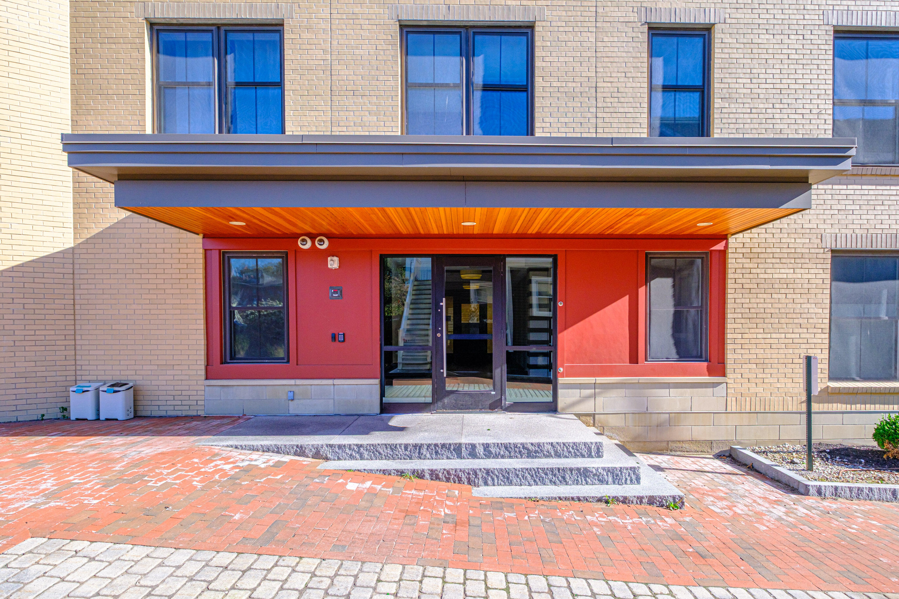 25 High Street 214