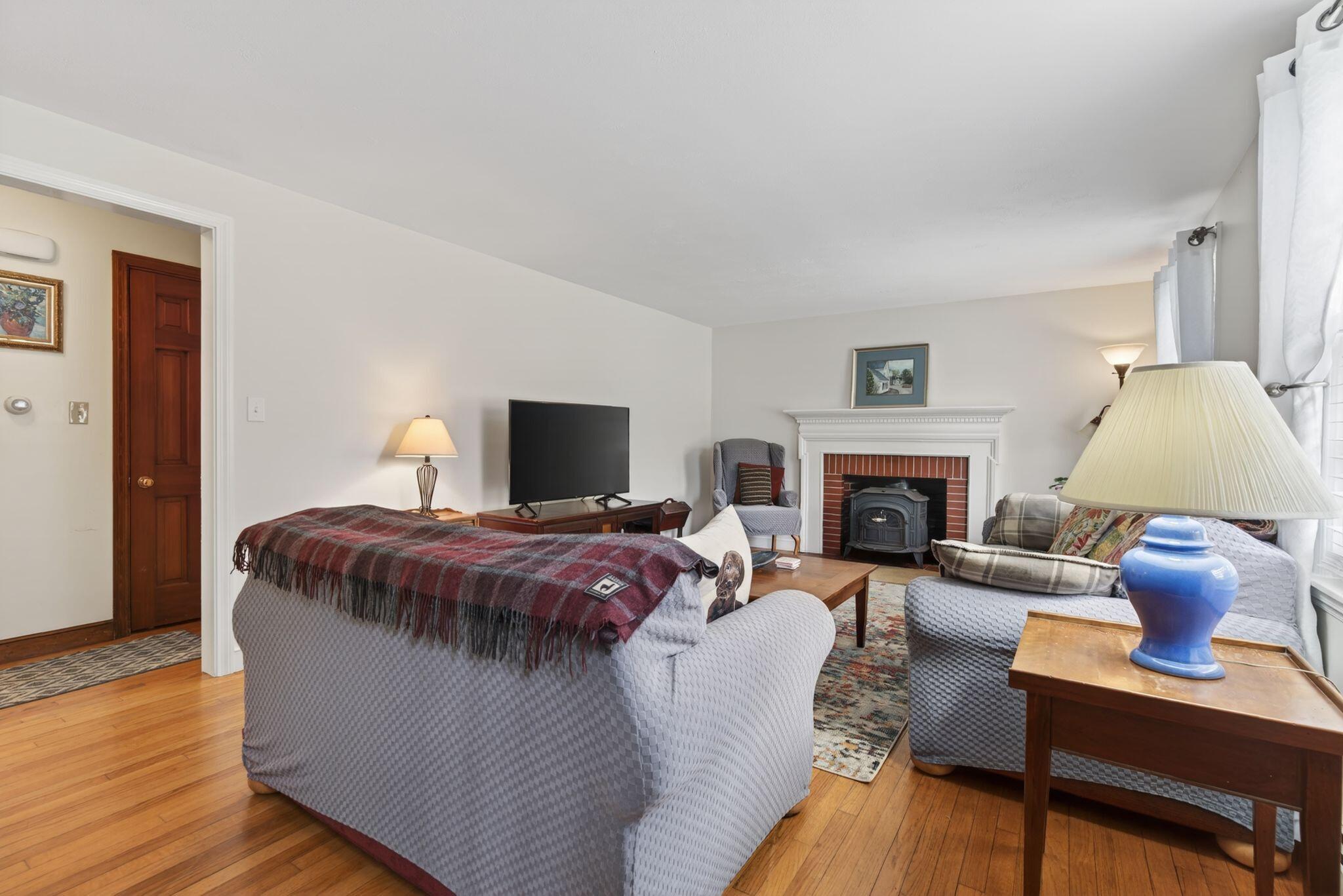 3 Brookside Drive