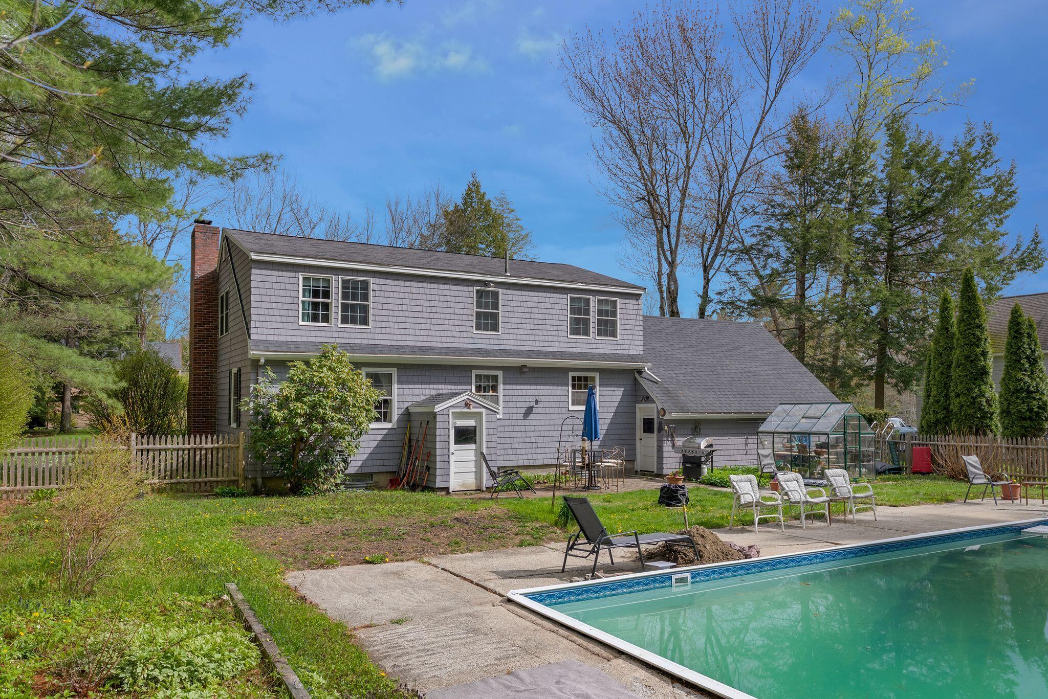 3 Brookside Drive