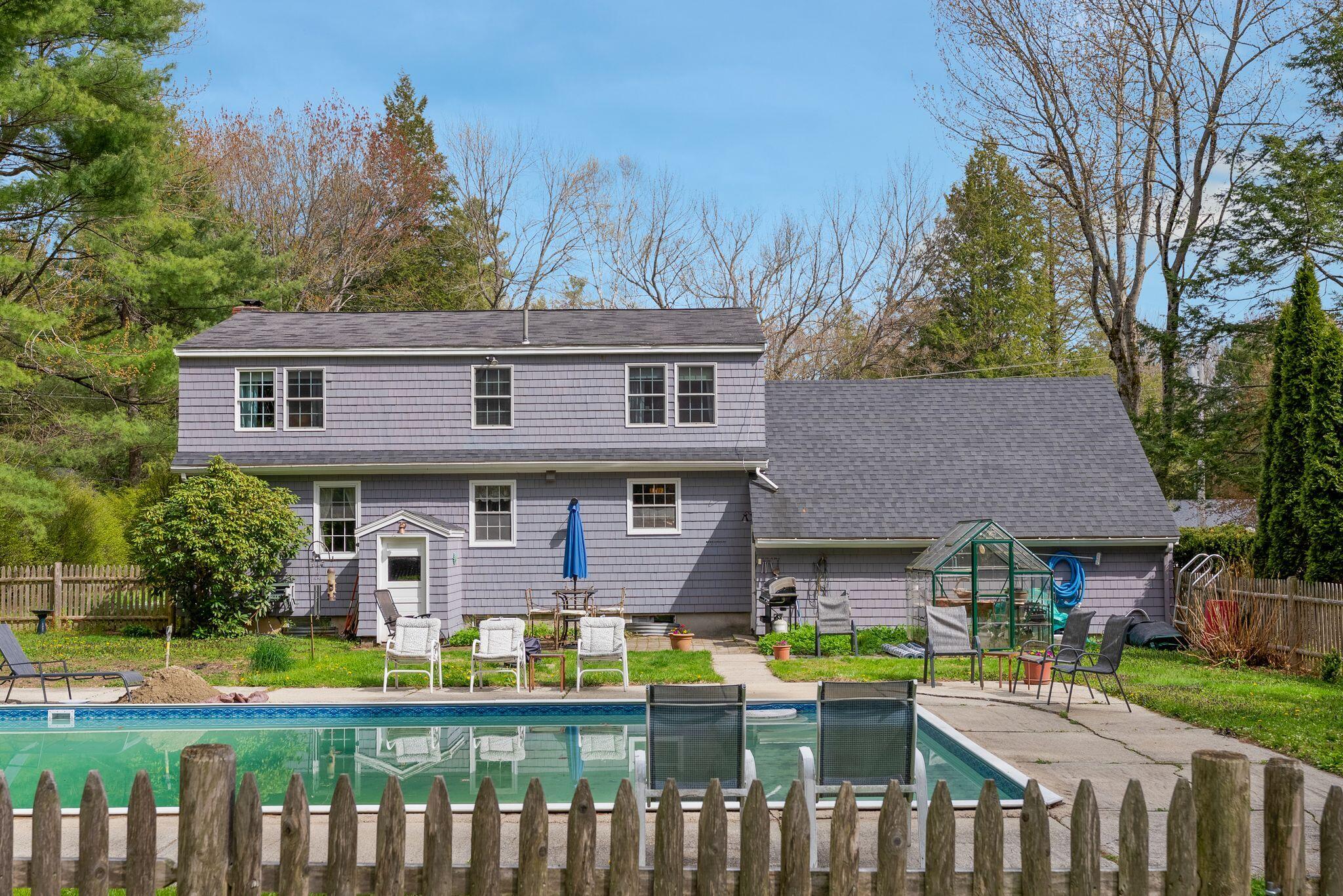 3 Brookside Drive