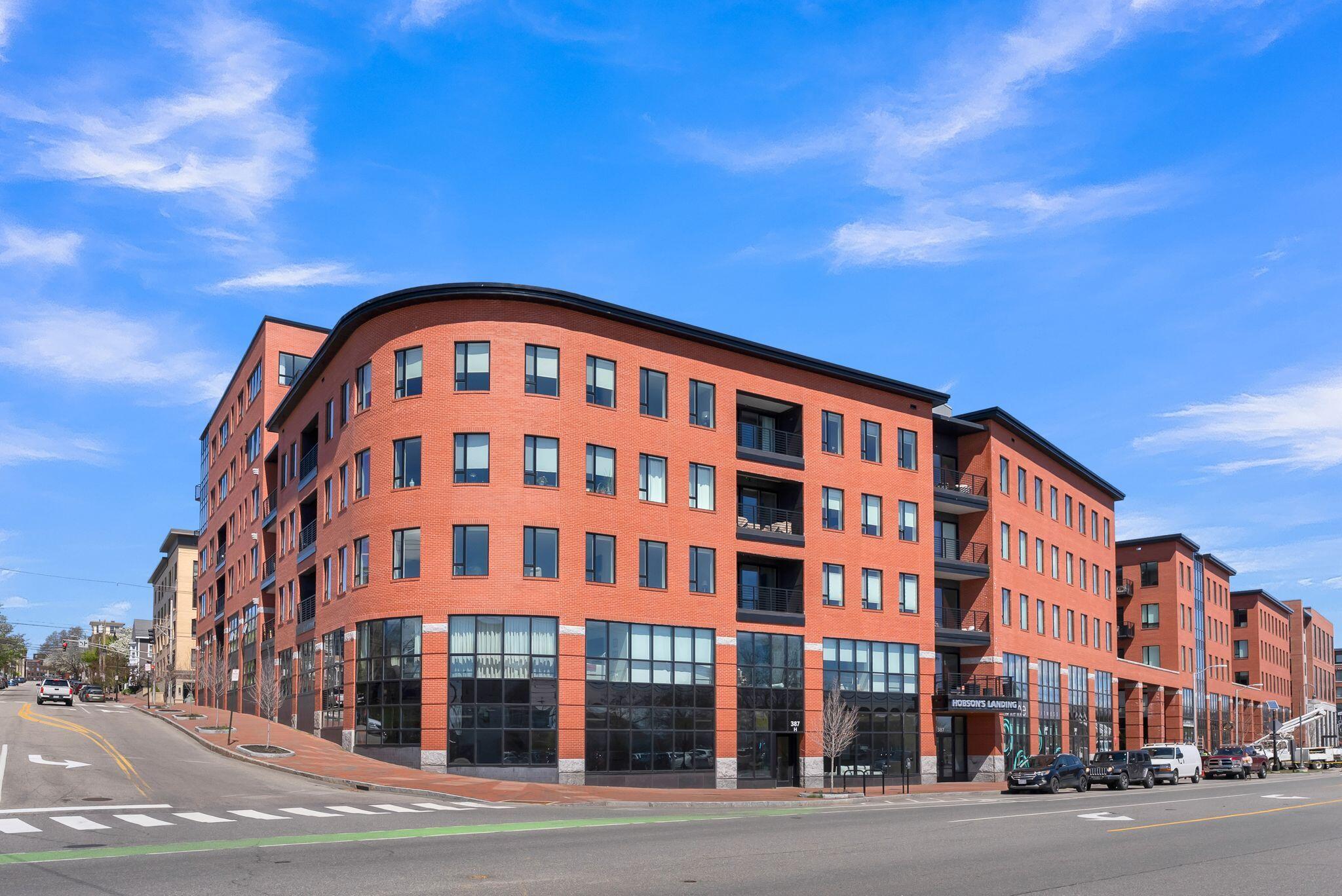 387 Commercial Street 334