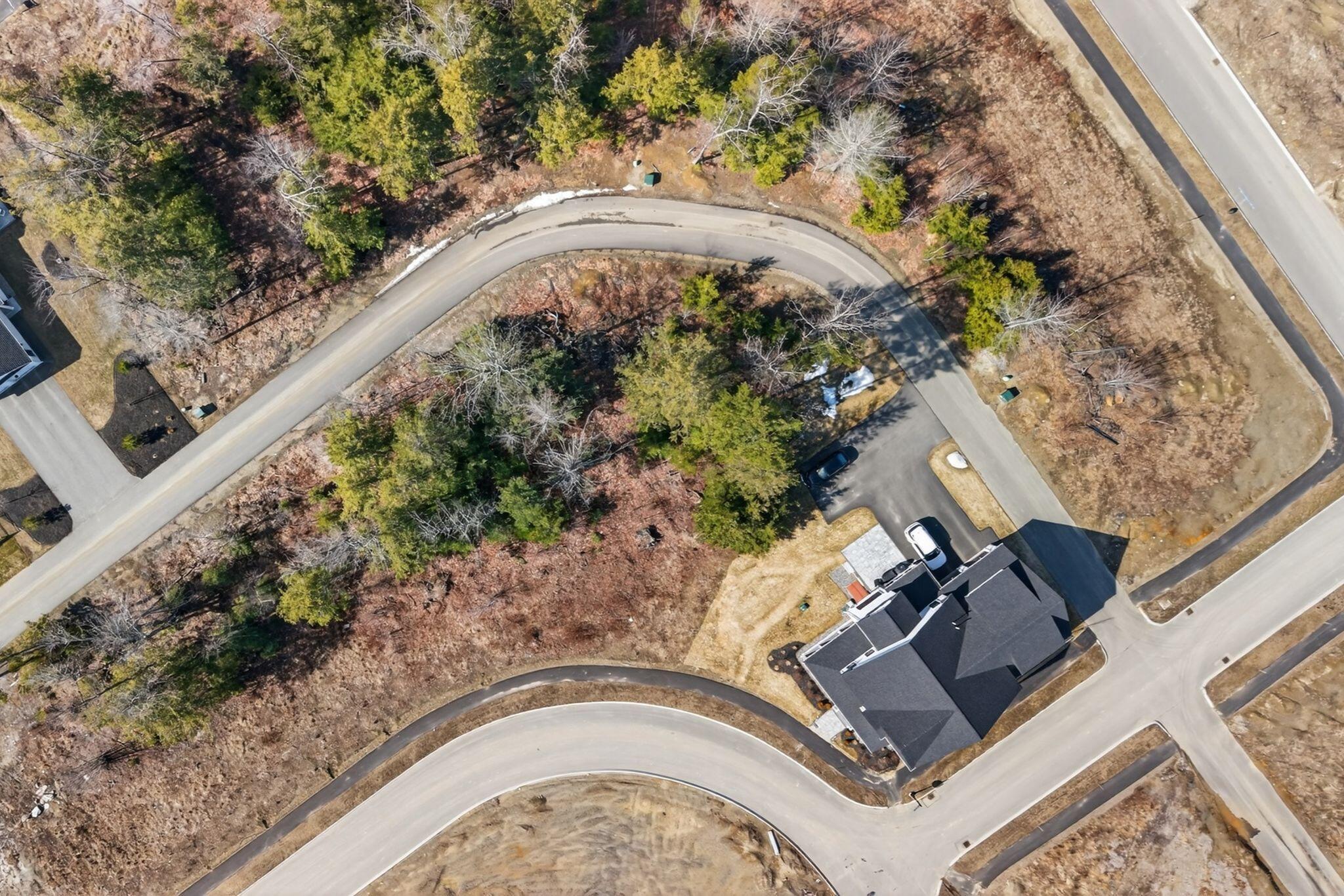 39 Emerson Way