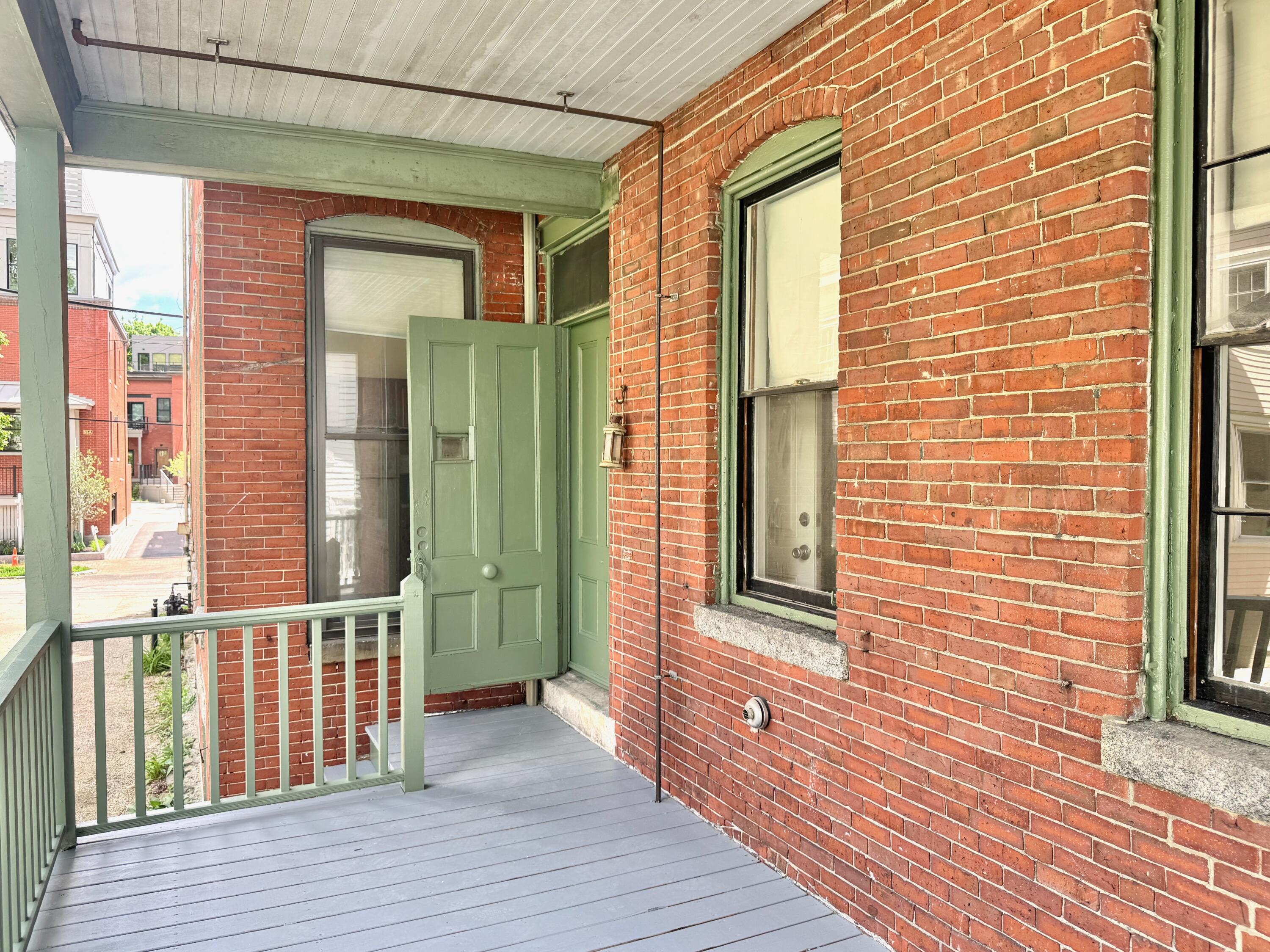 52 Carleton Street