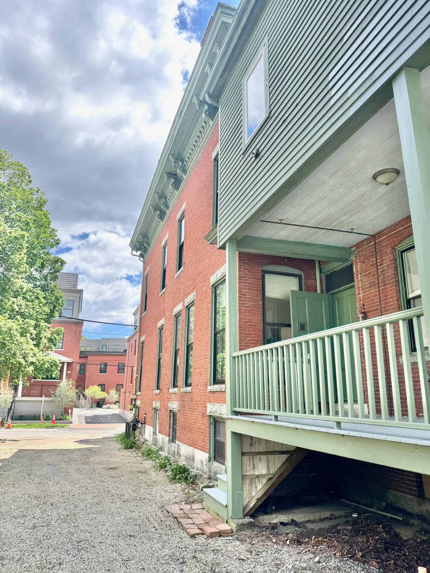 52 Carleton Street