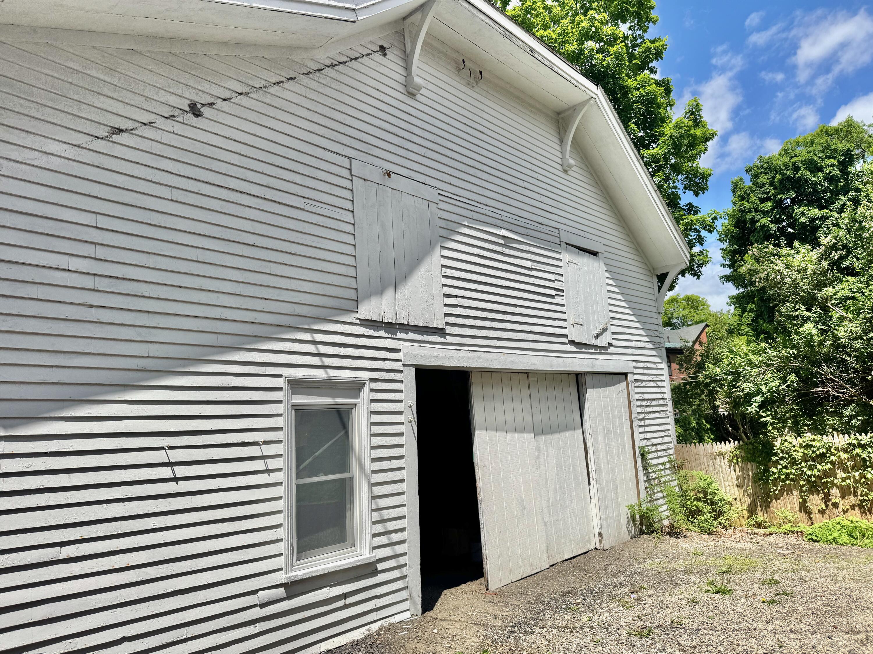 52 Carleton Street