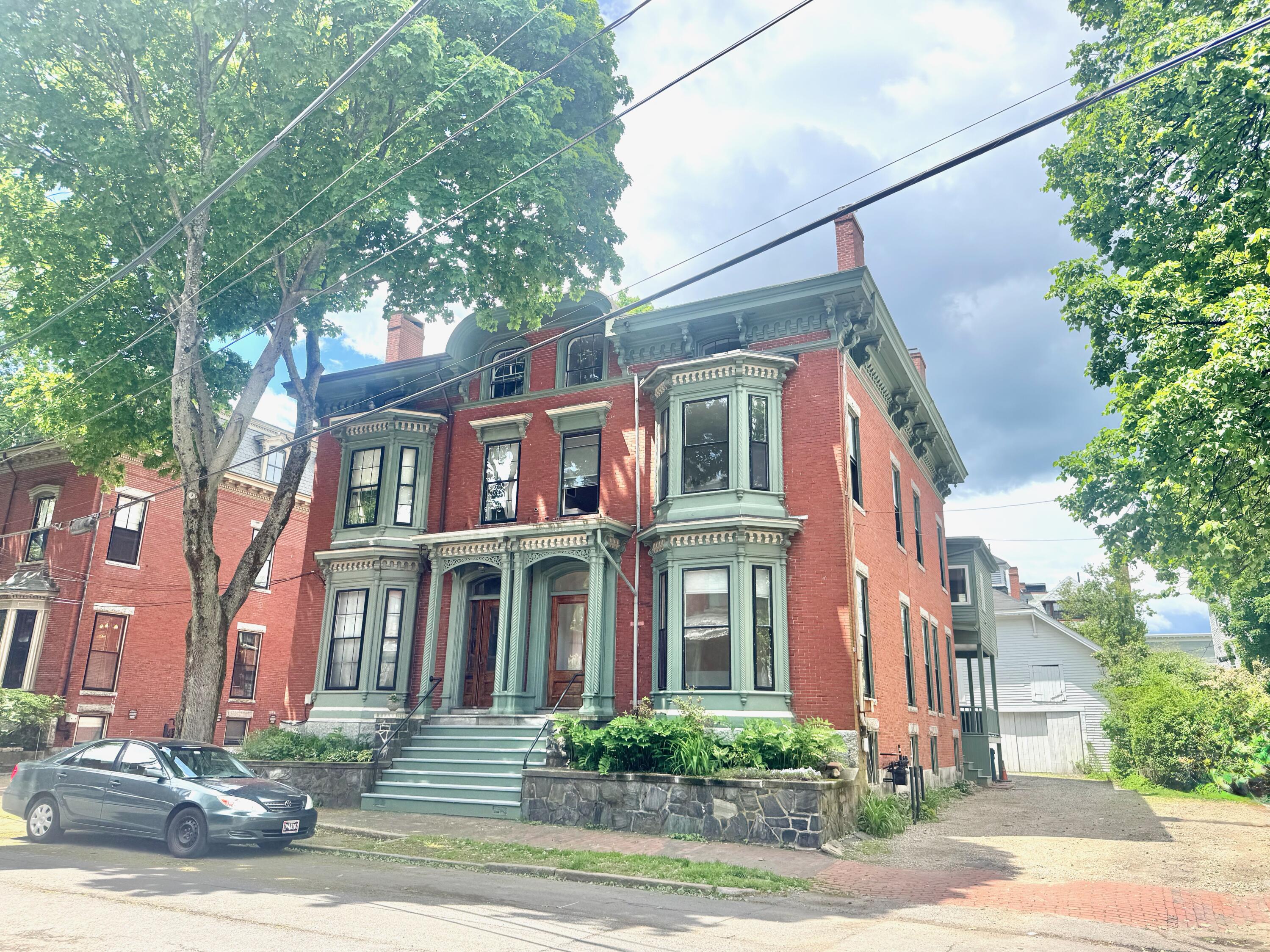 52 Carleton Street