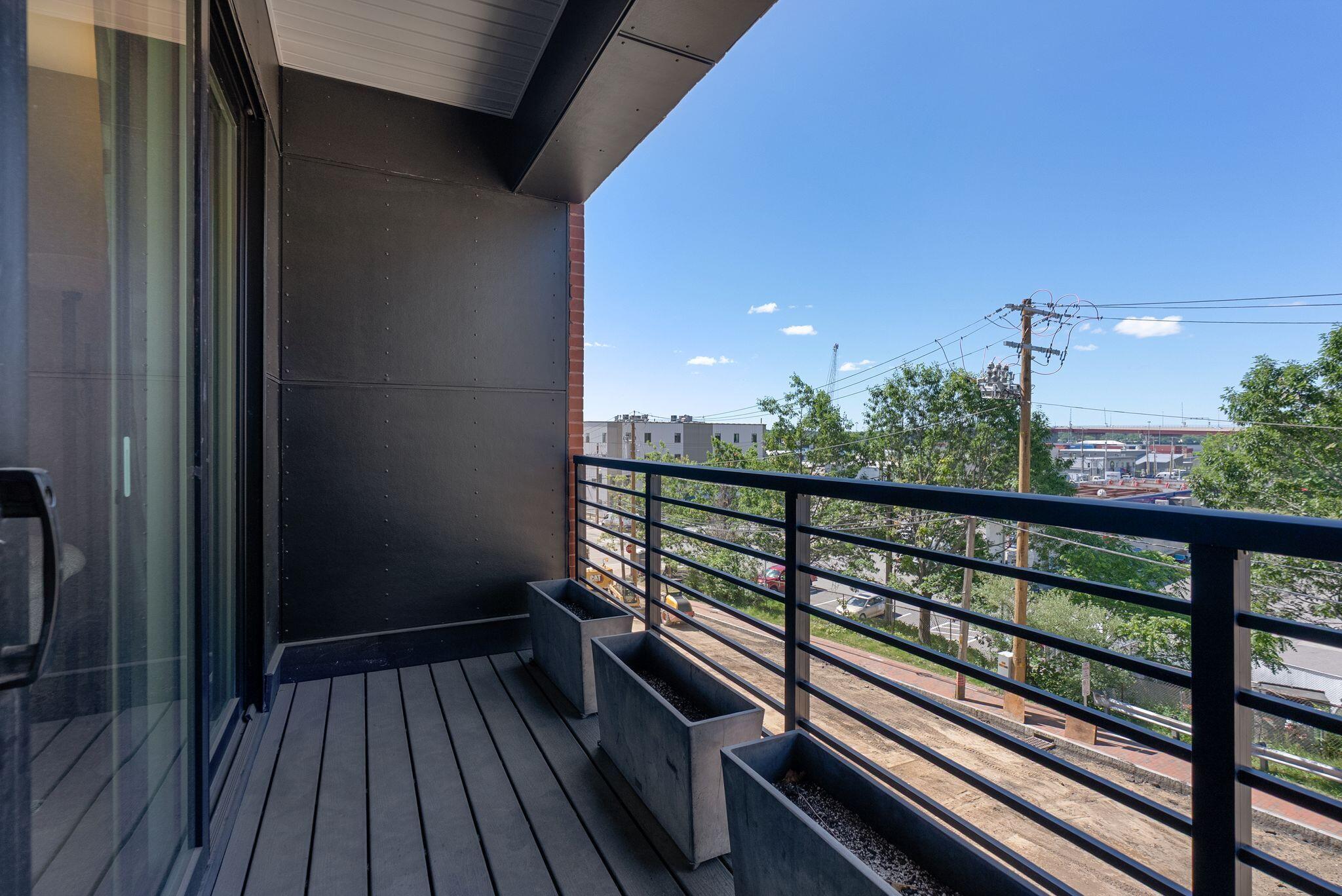 387 Commercial Street 432