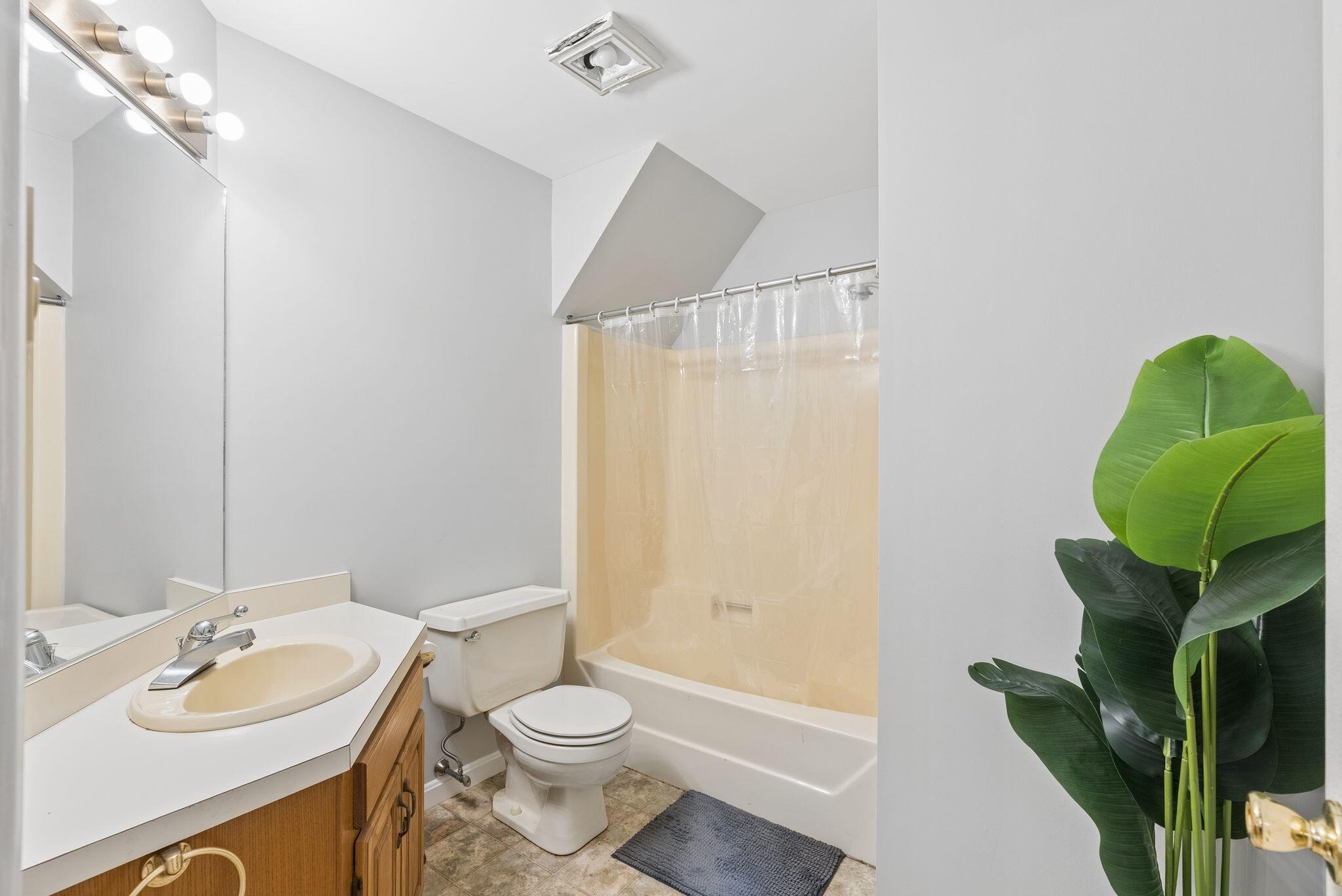 16 Stoneledge Drive 16