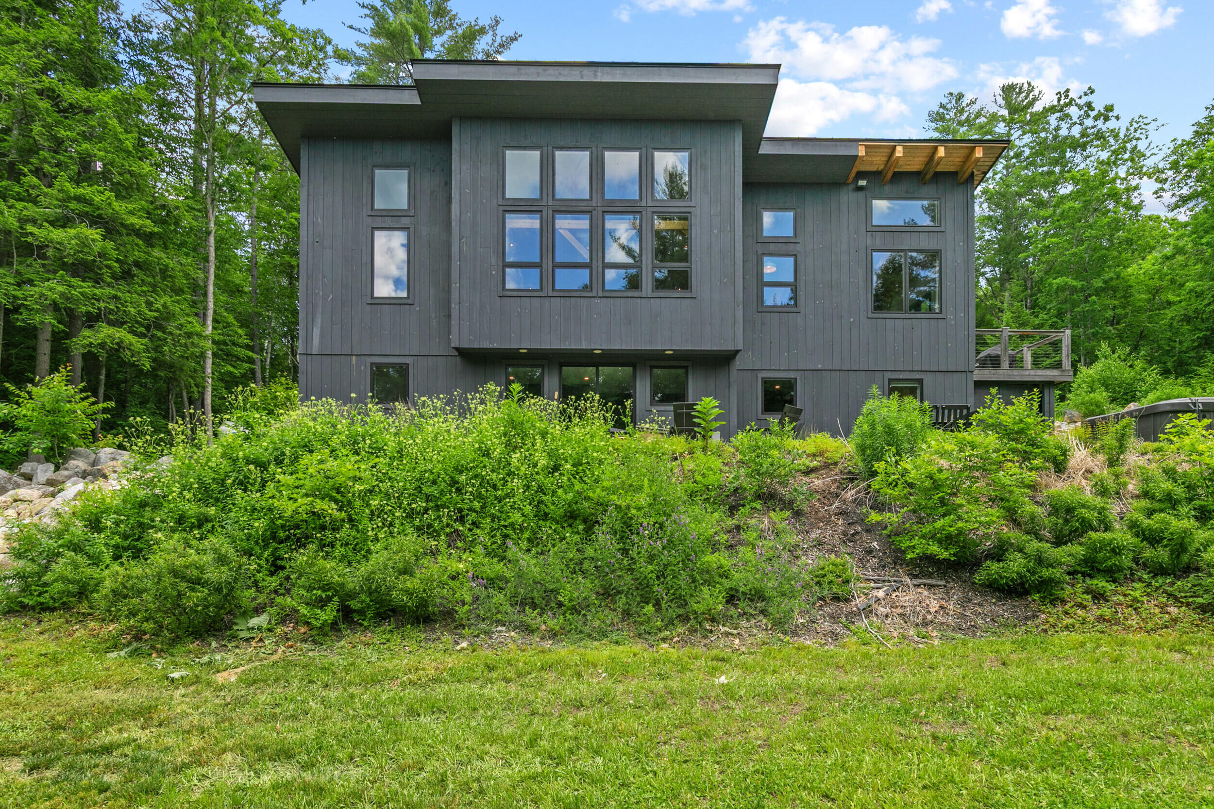 386 Lake House Road