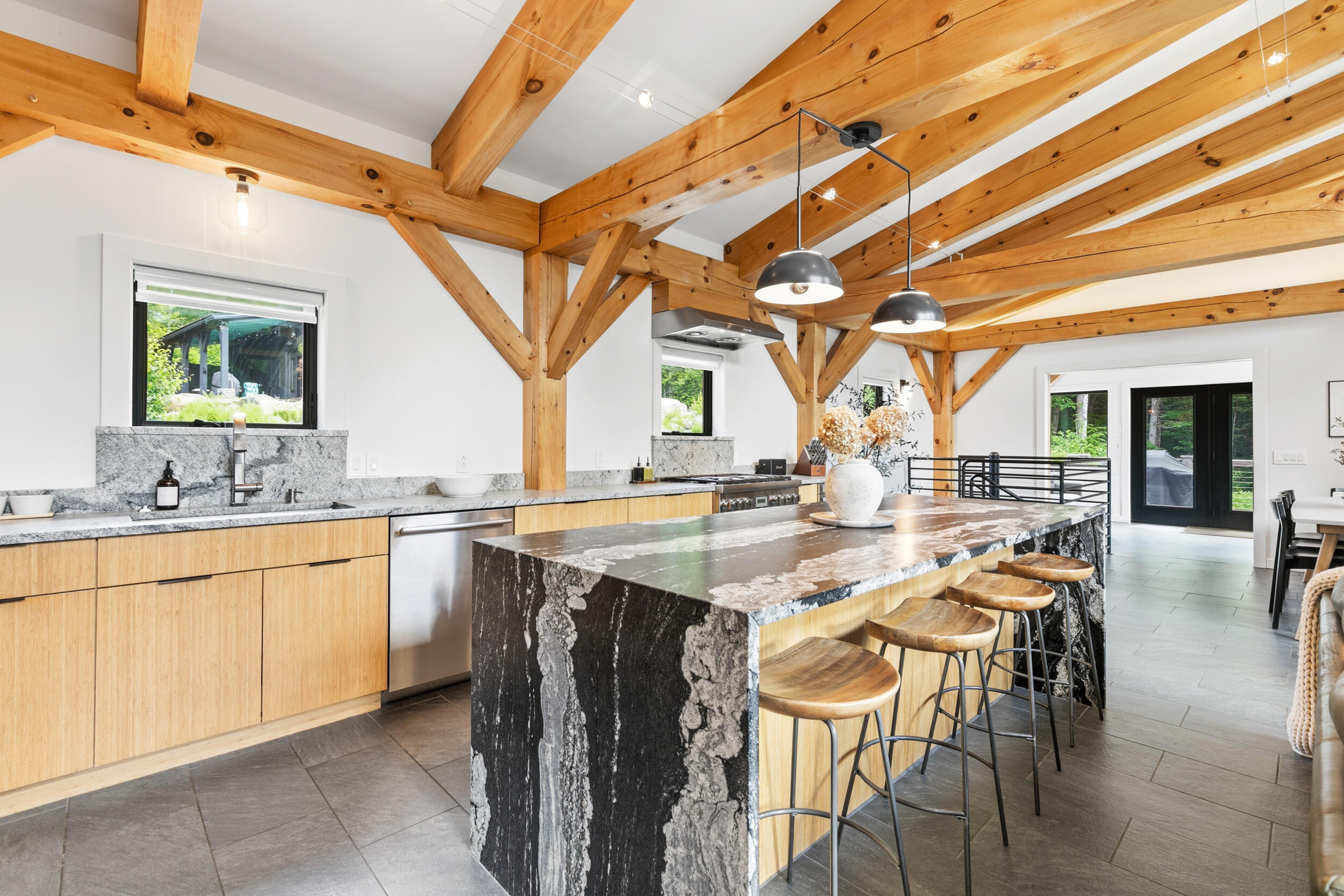 386 Lake House Road