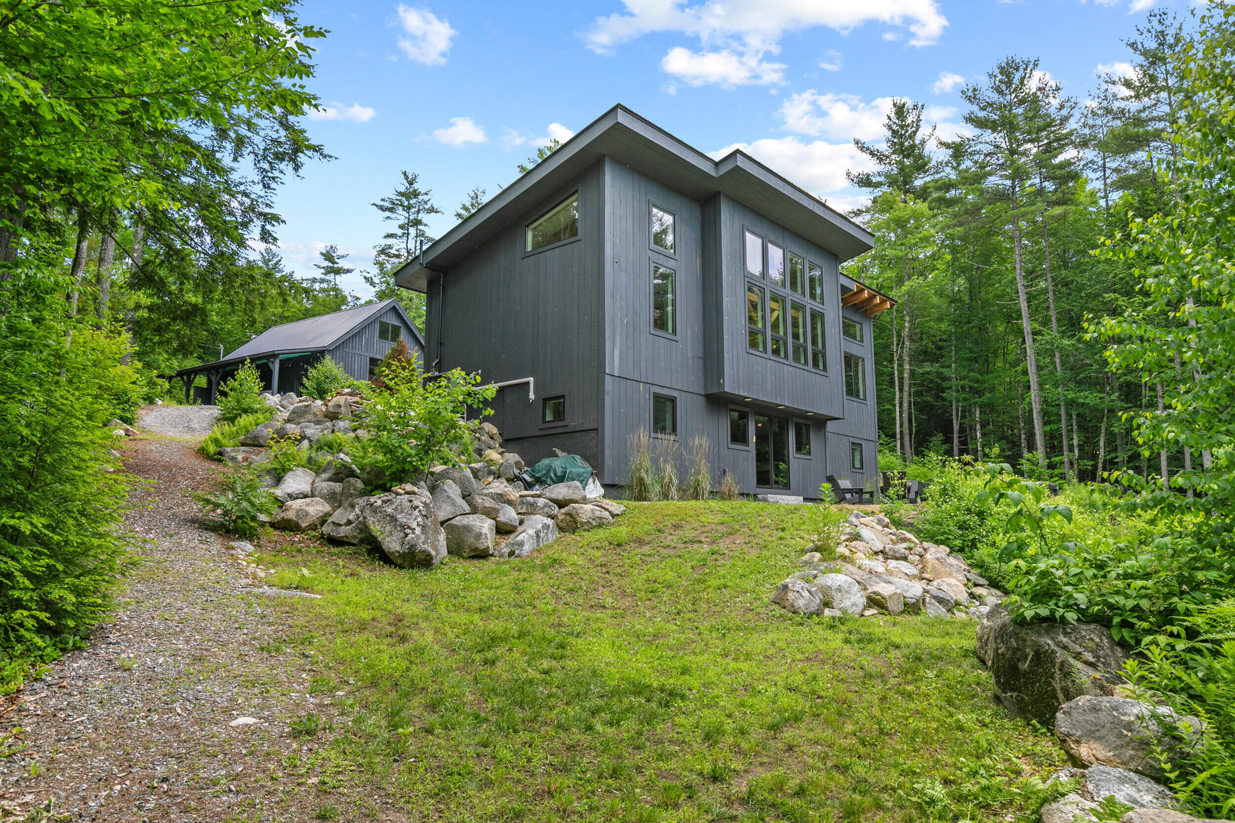 386 Lake House Road