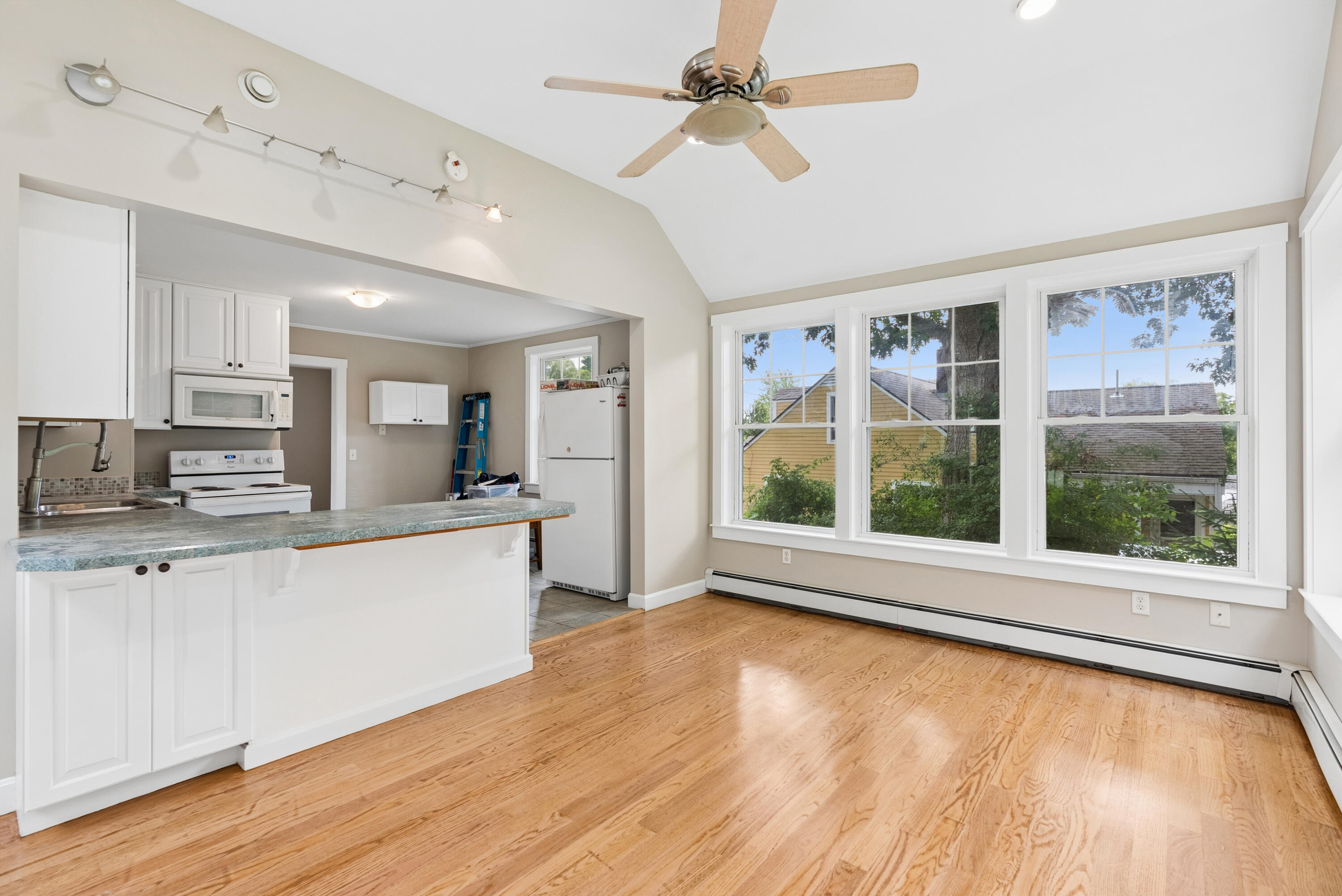 31 Longfellow Drive