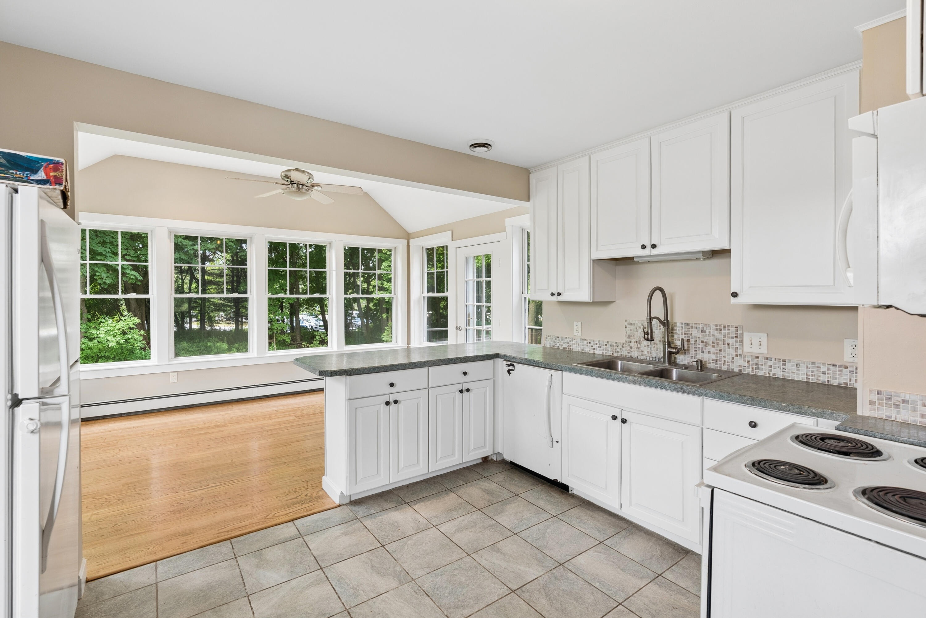 31 Longfellow Drive