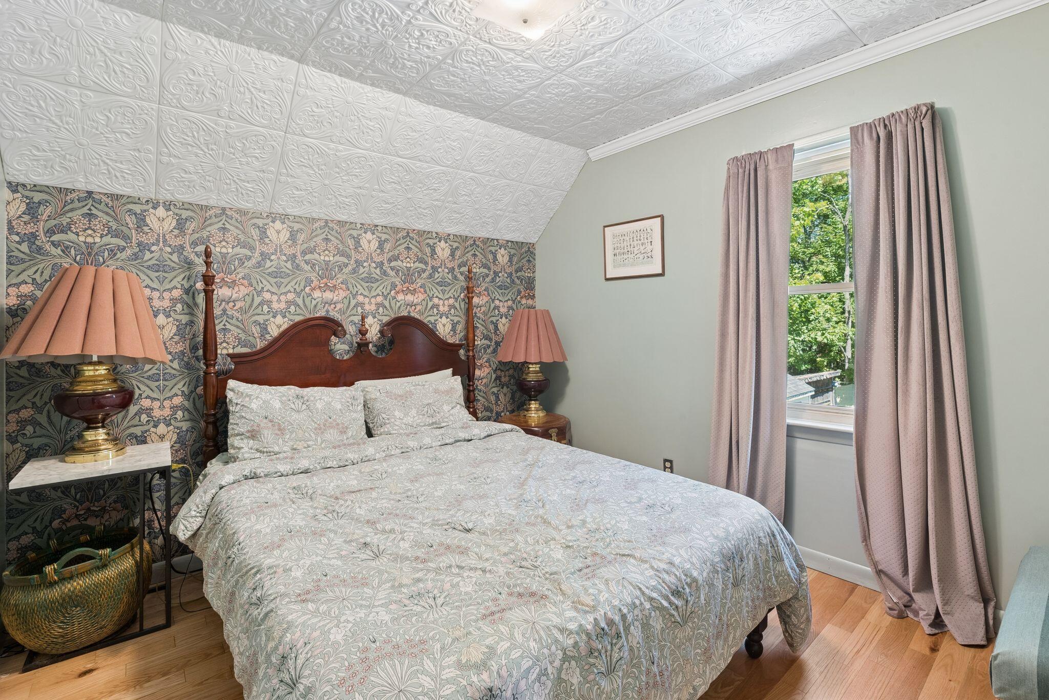 7 Edgewood Street