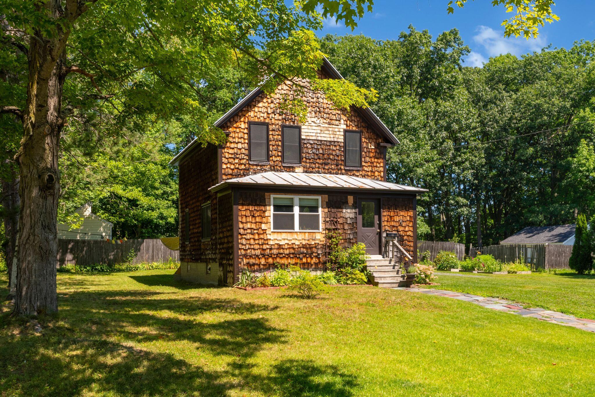 7 Edgewood Street