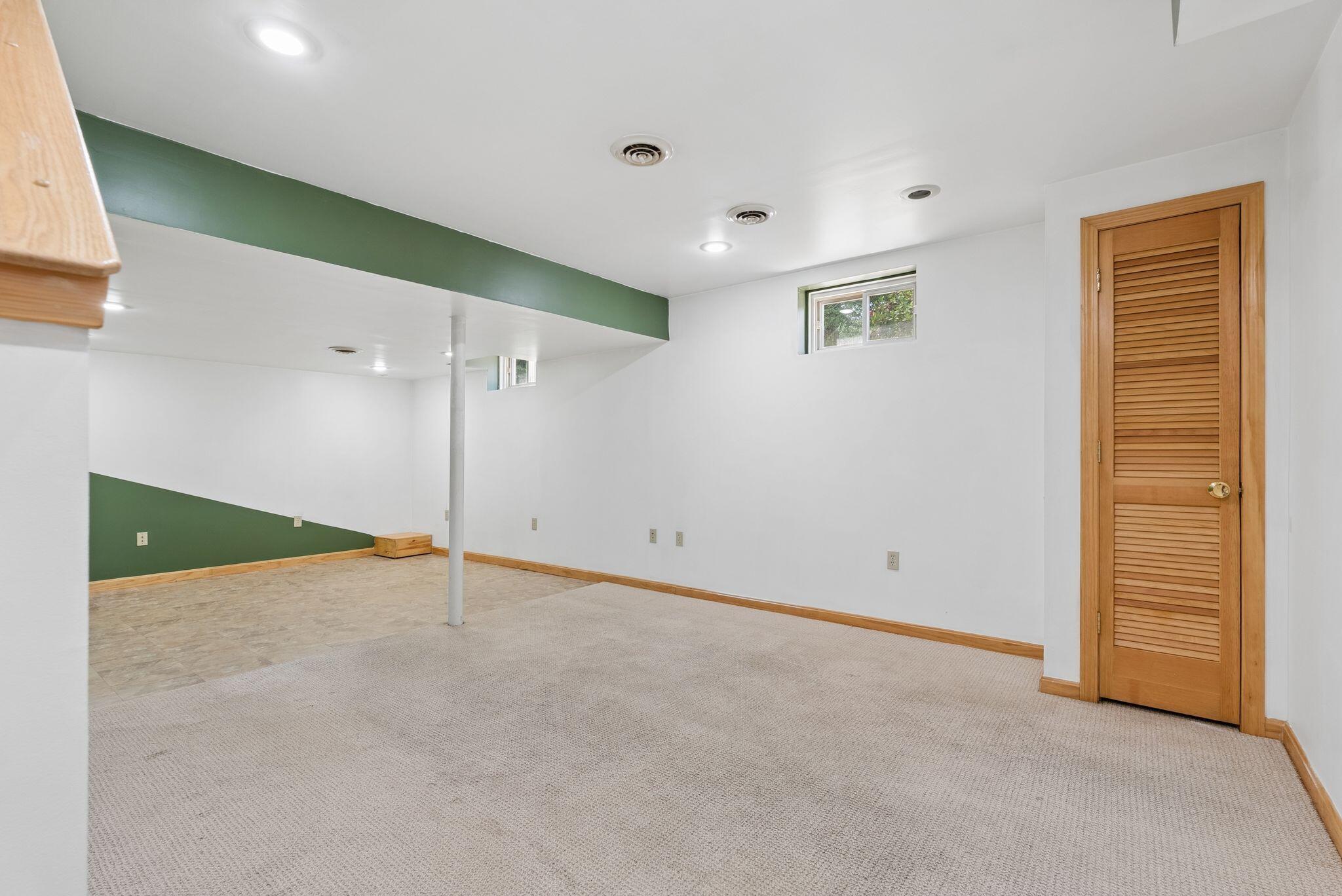 27 Hickory Drive