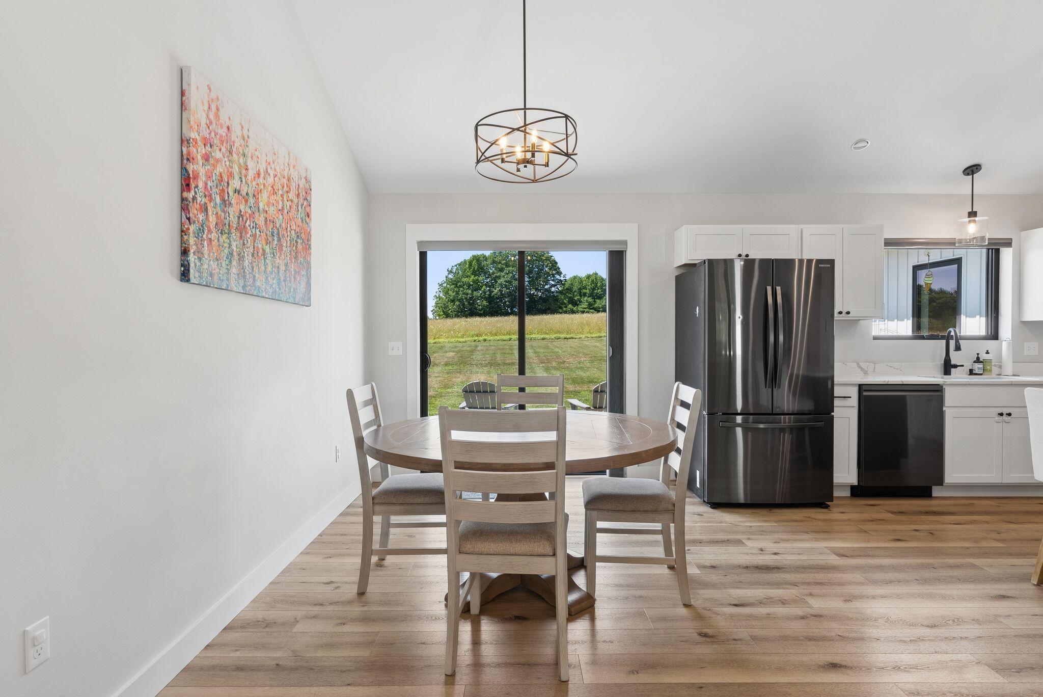 16 Dyer Lane N