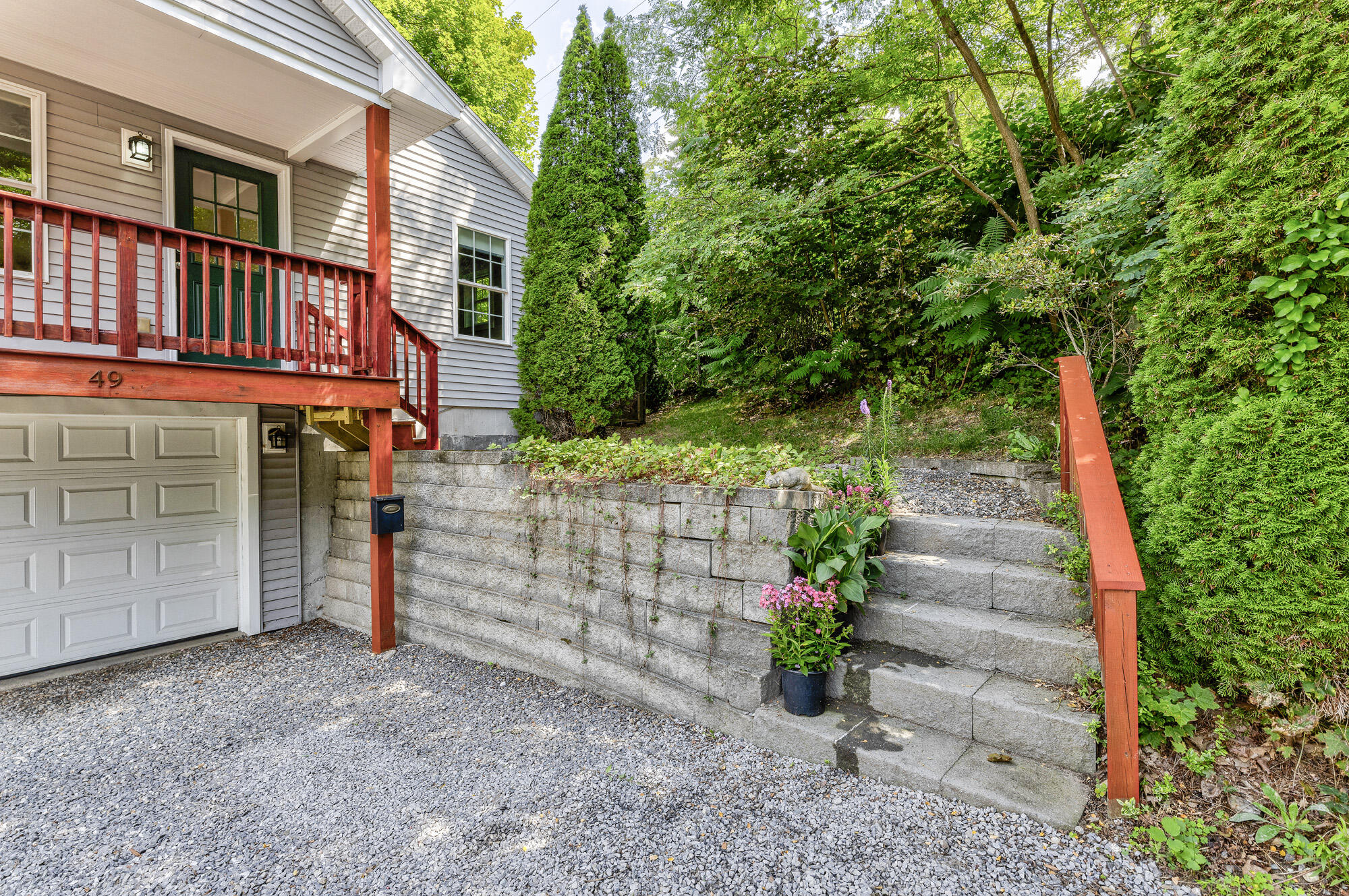 49 Oakdale Avenue